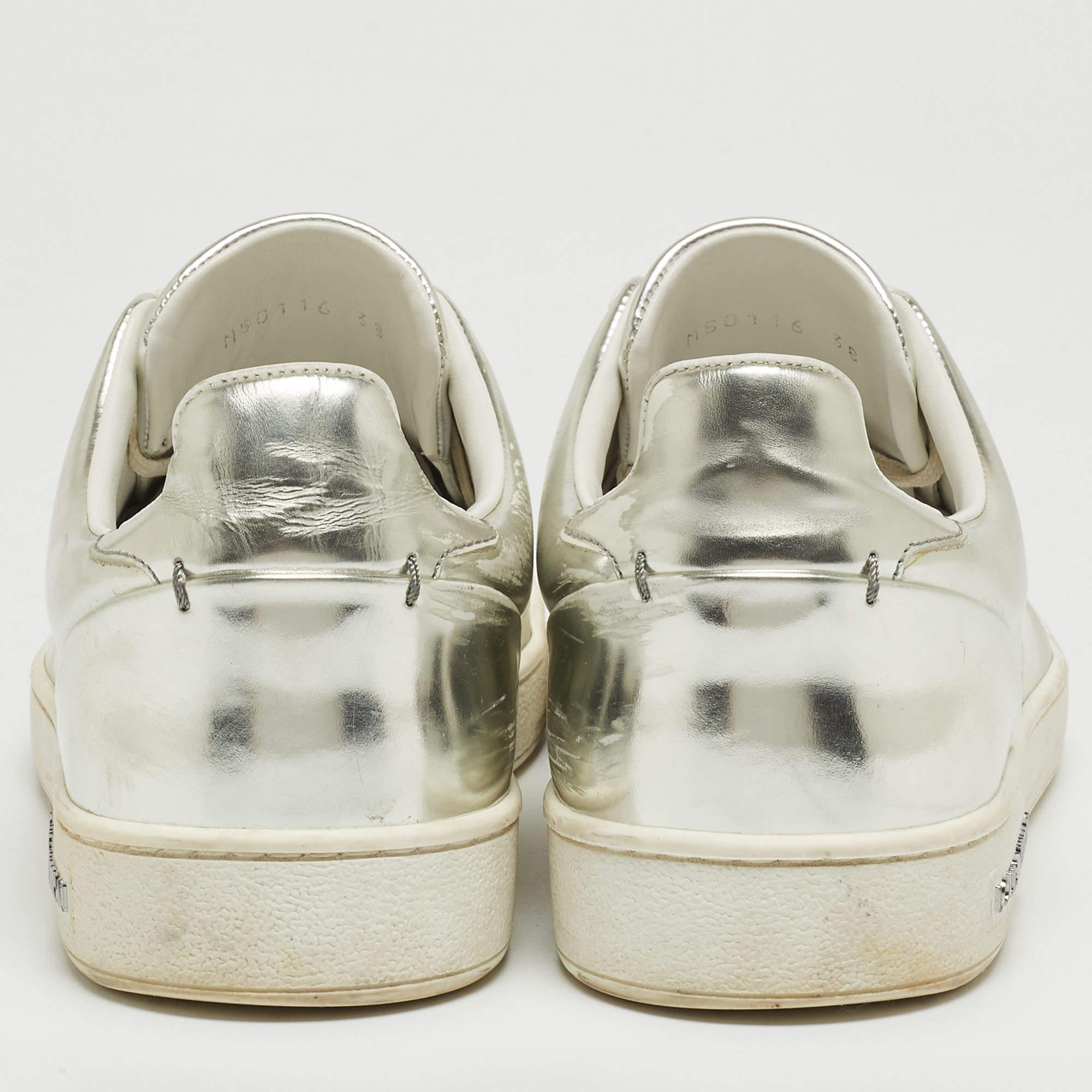 Louis Vuitton Silver Foil Leather Frontrow Low Top Sneakers Size 38 For Sale 2