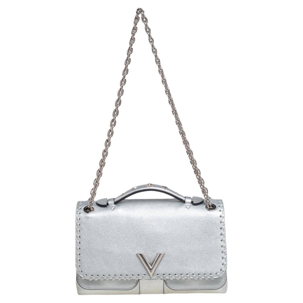 black louis vuitton purse with gold chain