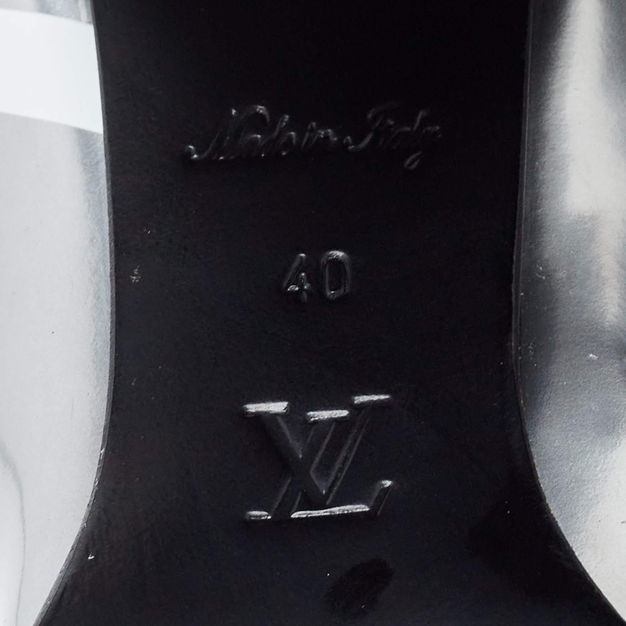 Louis Vuitton Silver Leather Spaceship Ankle Boots Size 40 For Sale 2
