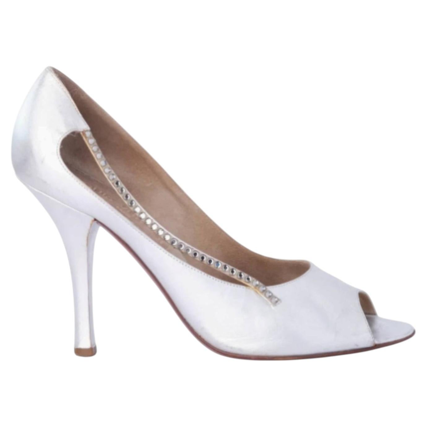 Louis Vuitton Silver Matte Metallic Leather Open Toe Heels Rhinestone - '00s For Sale