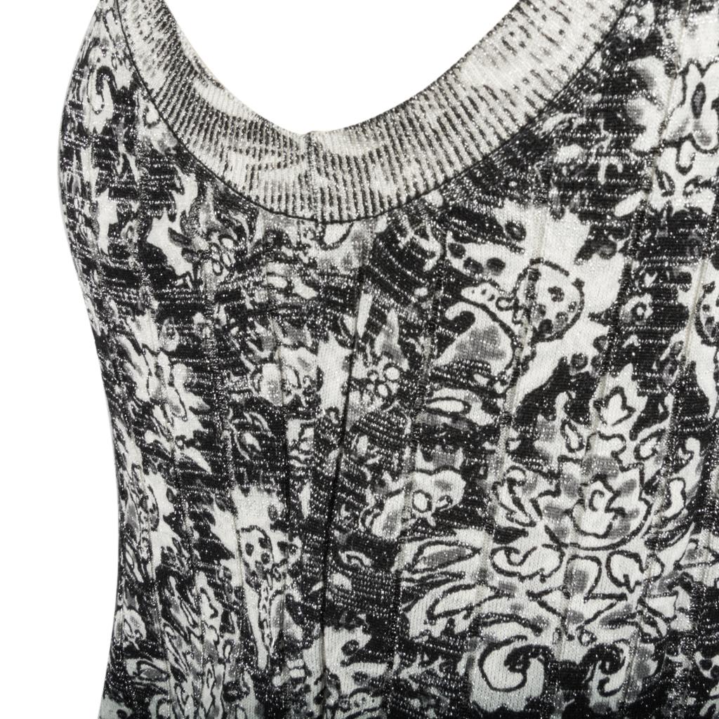Louis Vuitton Silber Metallic Detail Kleid mit floralen roten Metallic-Schlüssellöchern S im Angebot 2