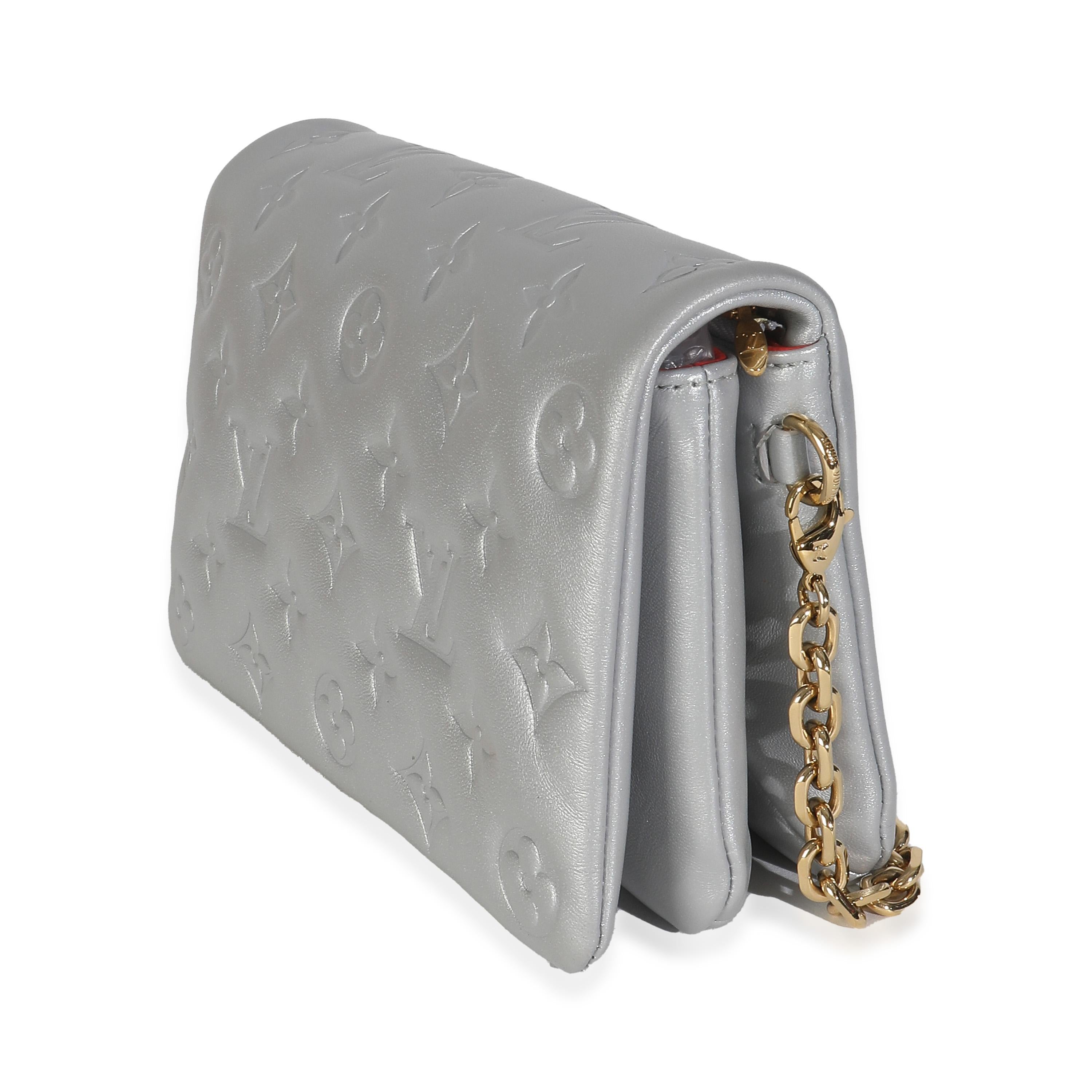 Louis Vuitton Silver Metallic Lambskin Embossed Monogram Pochette Coussin In condizioni ottime in vendita a New York, NY