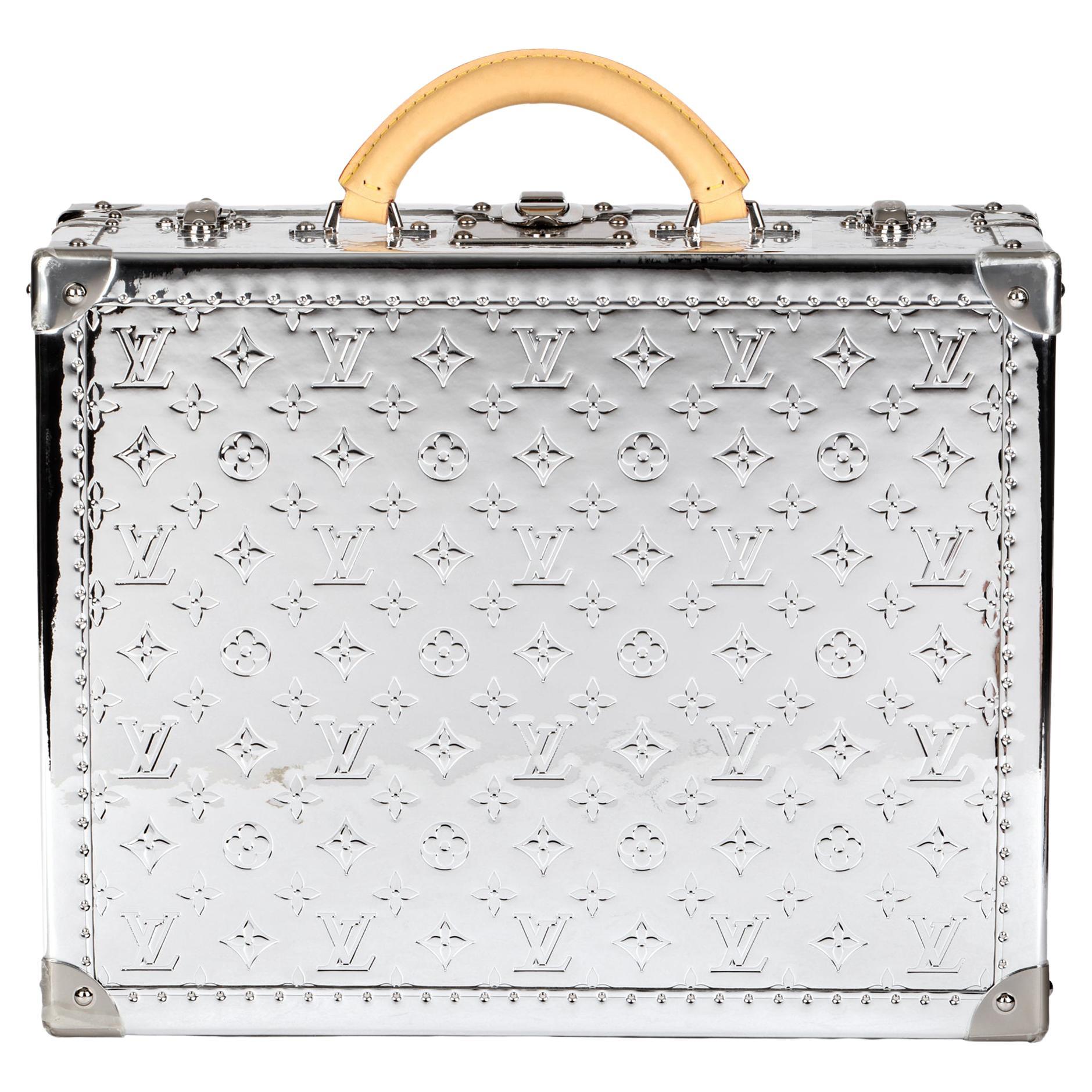 LOUIS VUITTON Cotteville Bag in Silver Leather - 100235 Silvery ref.855319  - Joli Closet