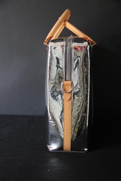 Louis Vuitton Silver Mirror Porte Documents Or 24 Hours Bag di Virgil Abloh