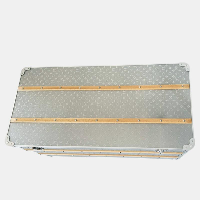 Louis Vuitton Silver Monogram Aluminium Malle Courrier 110 Trunk For Sale 1