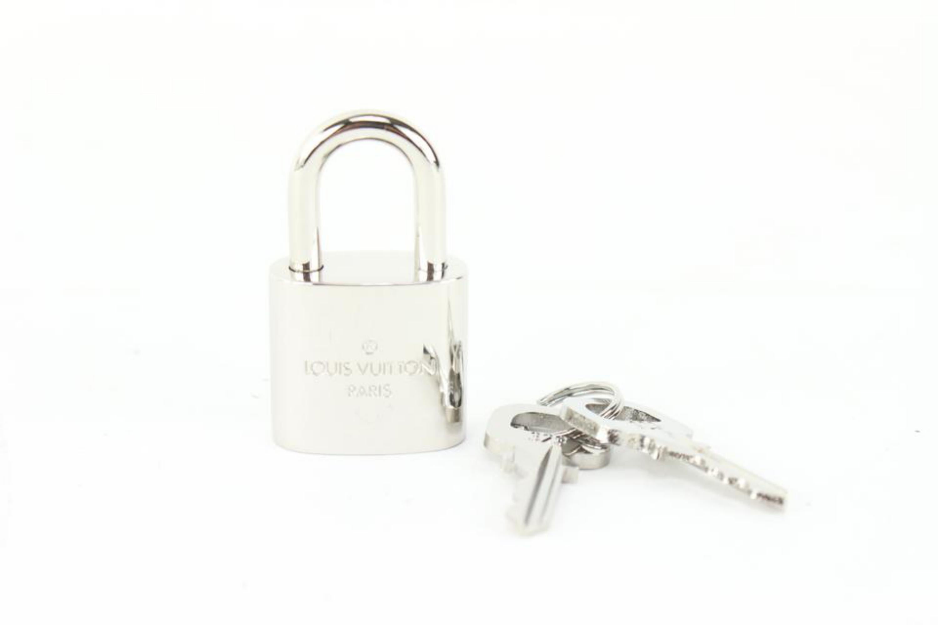 Louis Vuitton Silver Padlock and 2 Key Set Lock Cadena Keepall Graphite 58lz63s In New Condition In Dix hills, NY