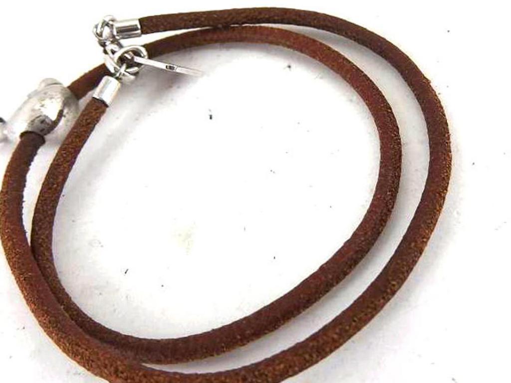 Women's Louis Vuitton Silver X Brown Dolphin Charm 02138360 Necklace For Sale