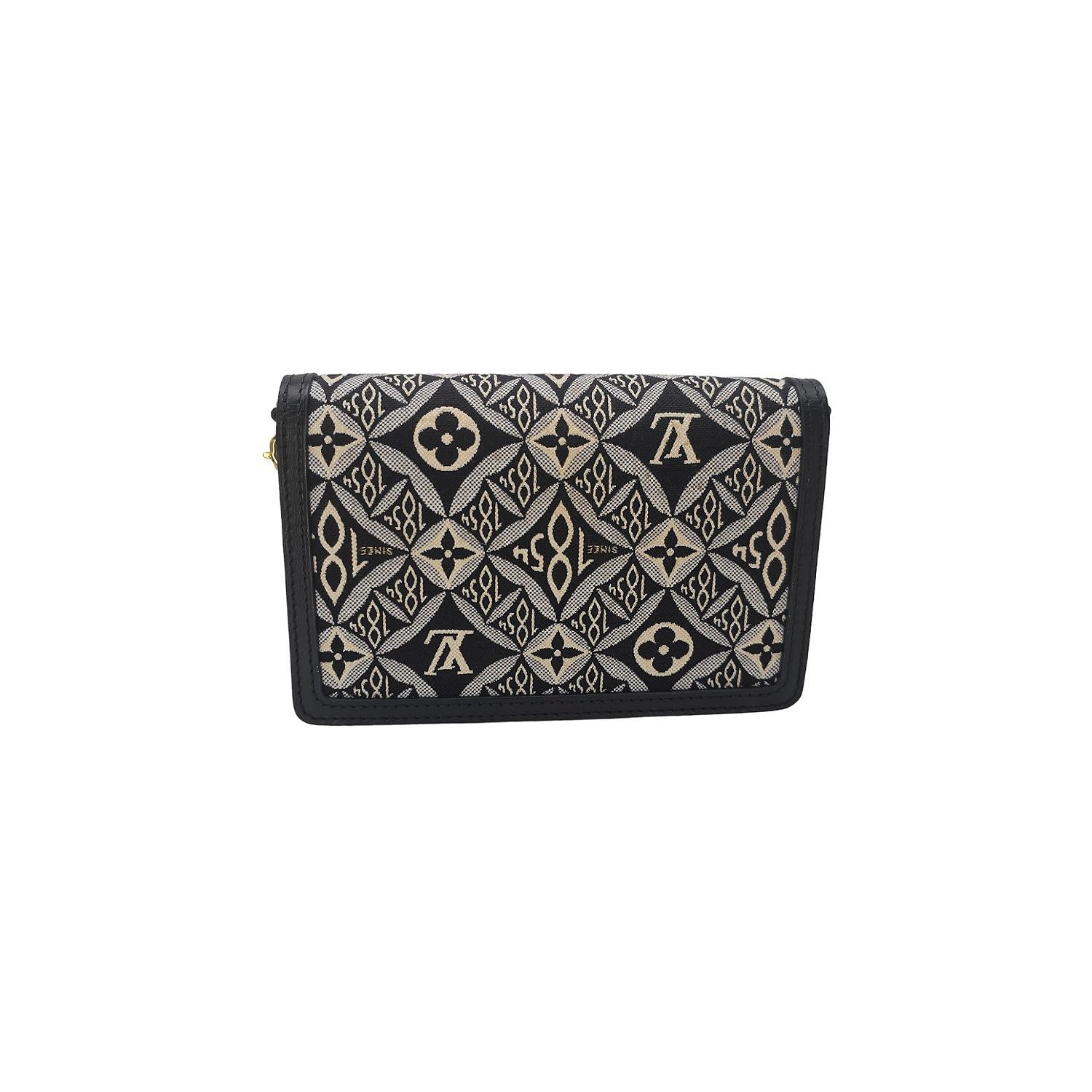 Louis Vuitton Dal 1854 Dauphine Monogram Jacquard Portafoglio a catena In condizioni buone in vendita a Scottsdale, AZ