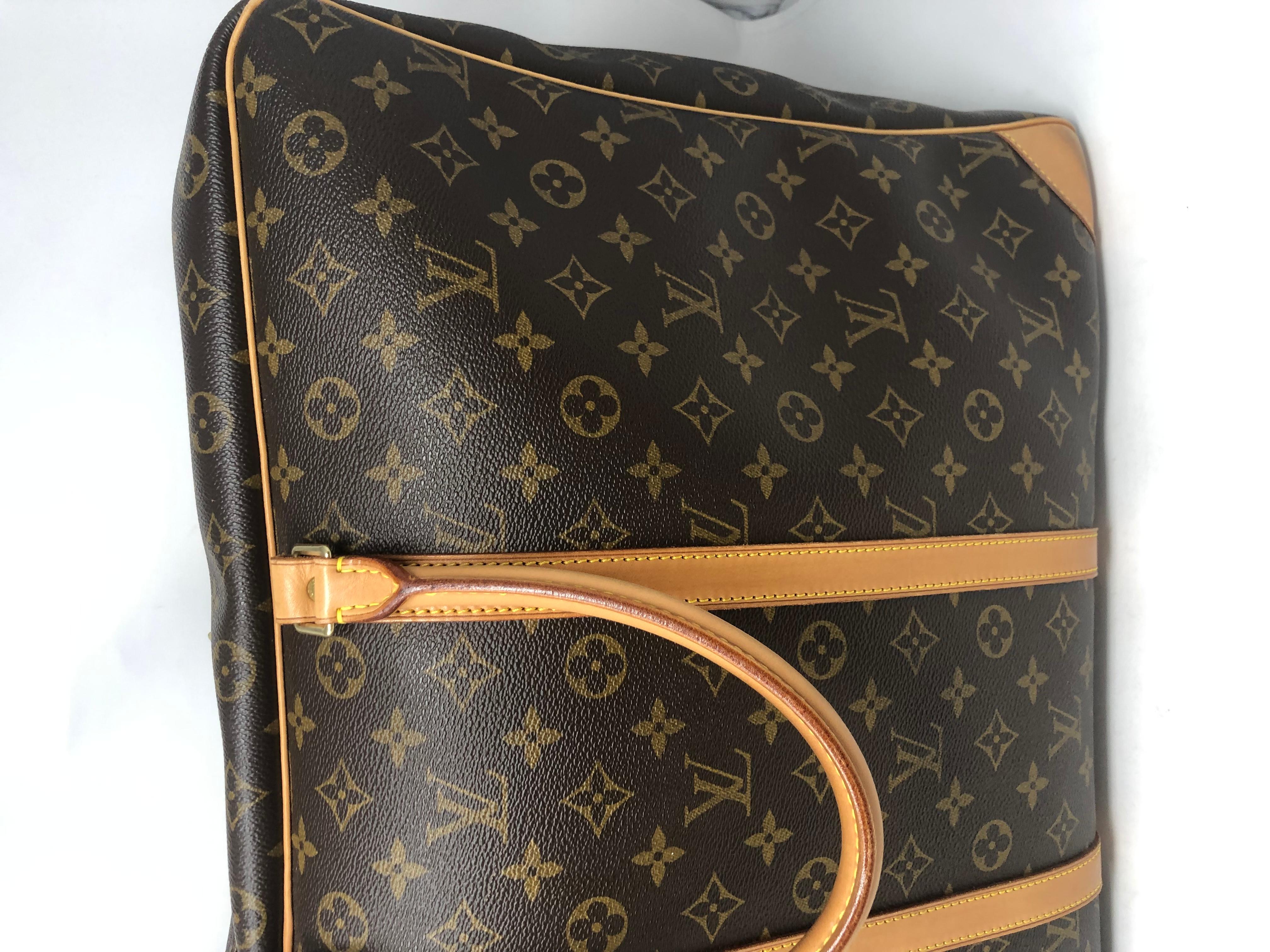 Women's or Men's Louis Vuitton Sirius Luggage 