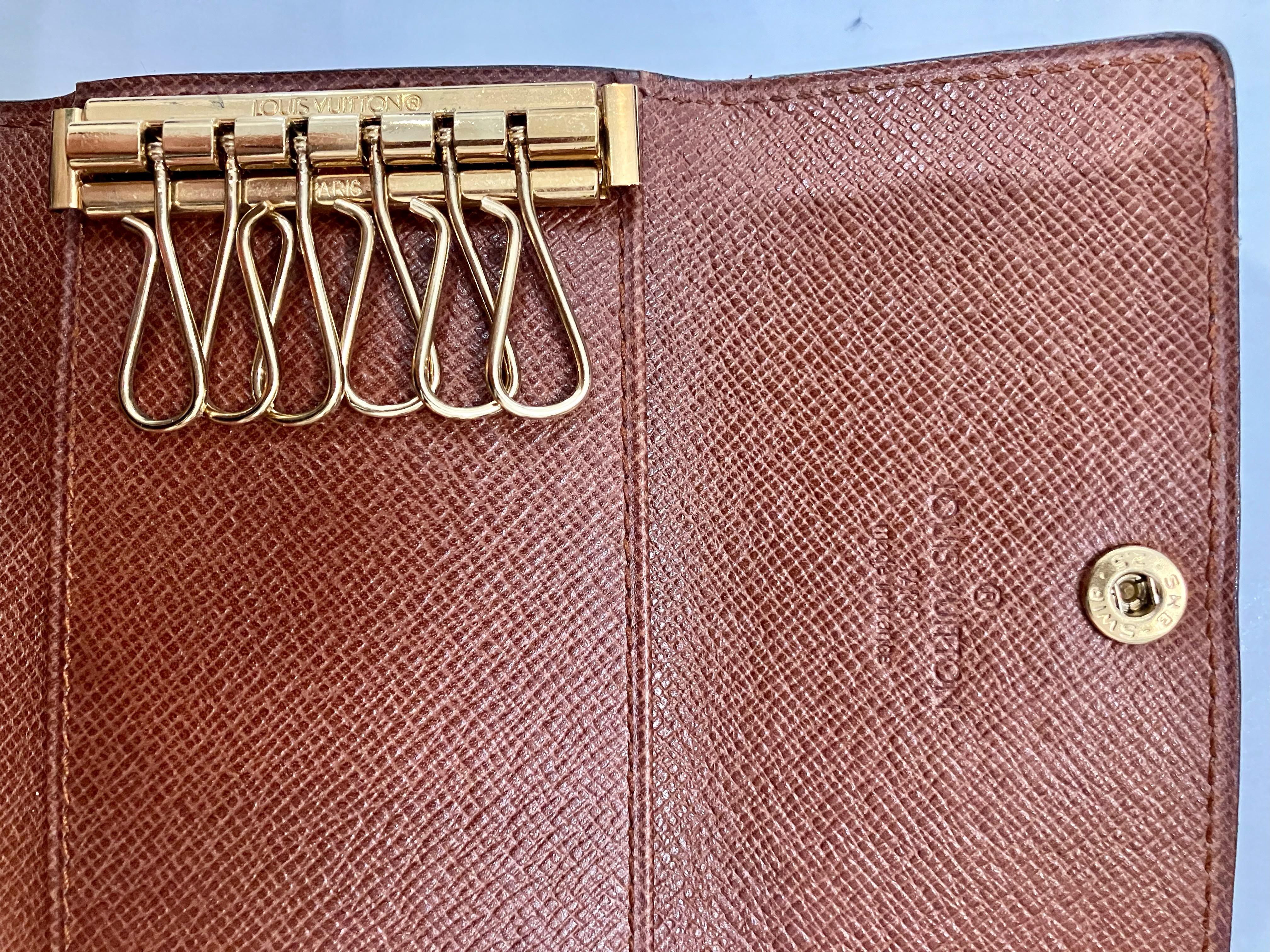 Louis Vuitton Dreifach-Schlüsseletui mit sechs Haken im Zustand „Gut“ in Paris, FR