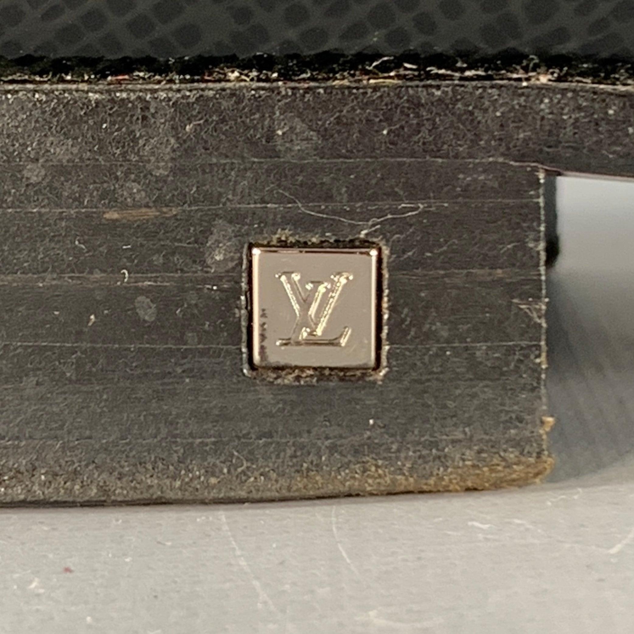 Noir LOUIS VUITTON Taille 10.5 Chaussures à lacets Oxford en cuir verni noir en vente