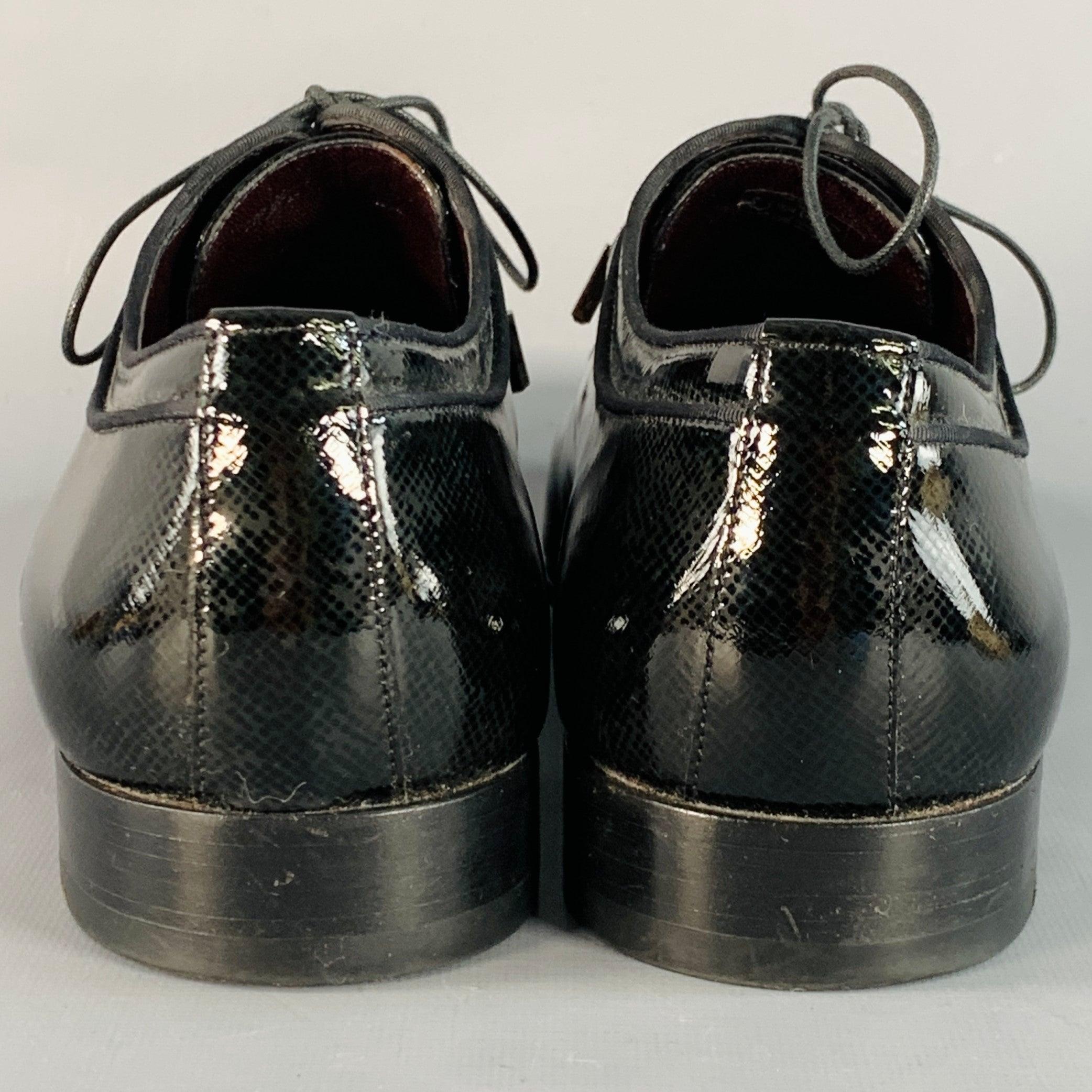 LOUIS VUITTON Taille 10.5 Chaussures à lacets Oxford en cuir verni noir Bon état - En vente à San Francisco, CA