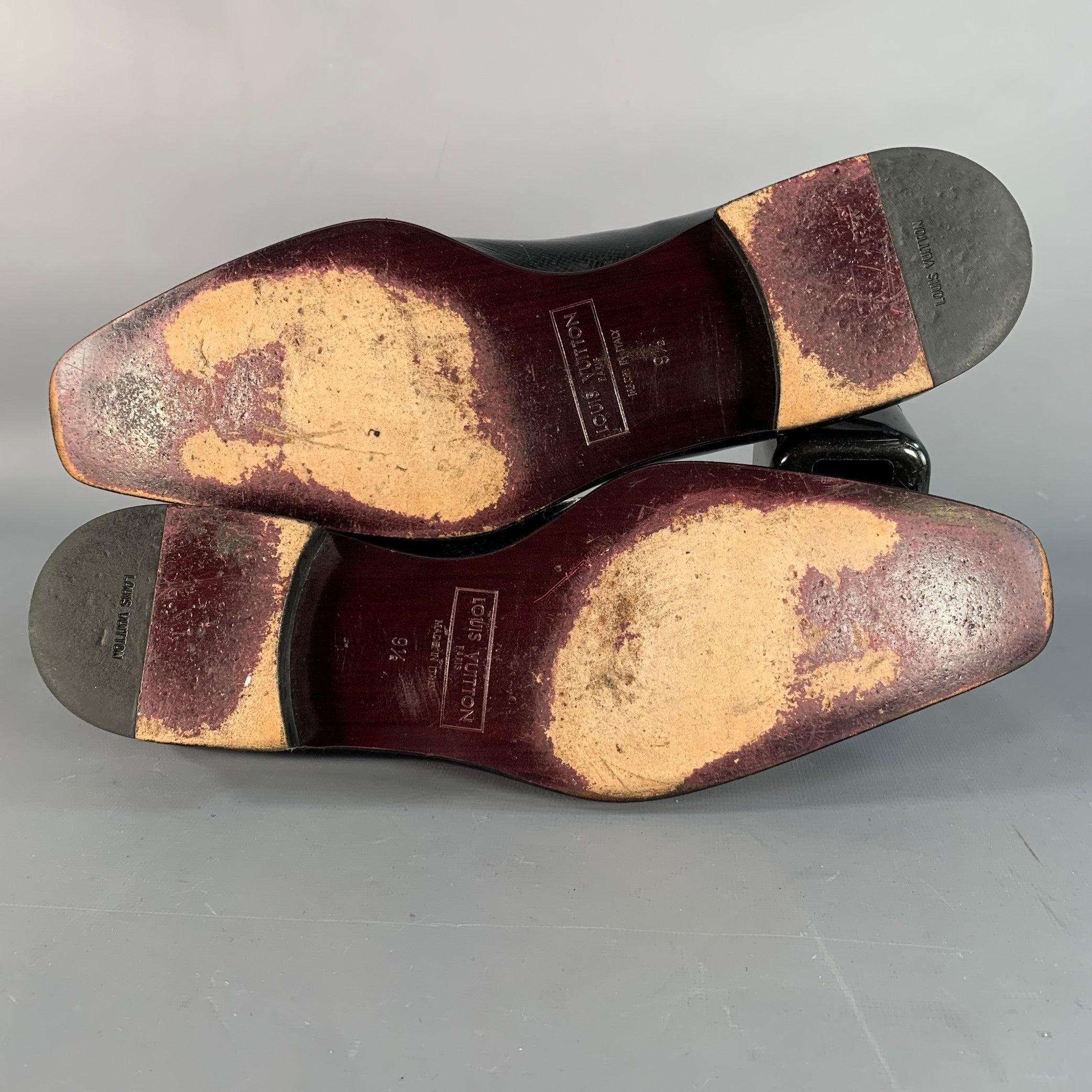 LOUIS VUITTON Taille 10.5 Chaussures à lacets Oxford en cuir verni noir en vente 2