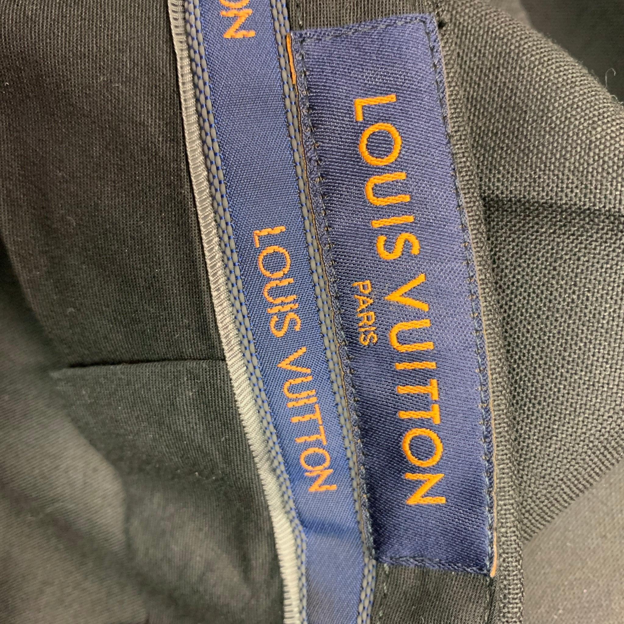 LOUIS VUITTON Size 36 Black Solid Wool Blend Zip Fly Dress Pants In Excellent Condition For Sale In San Francisco, CA