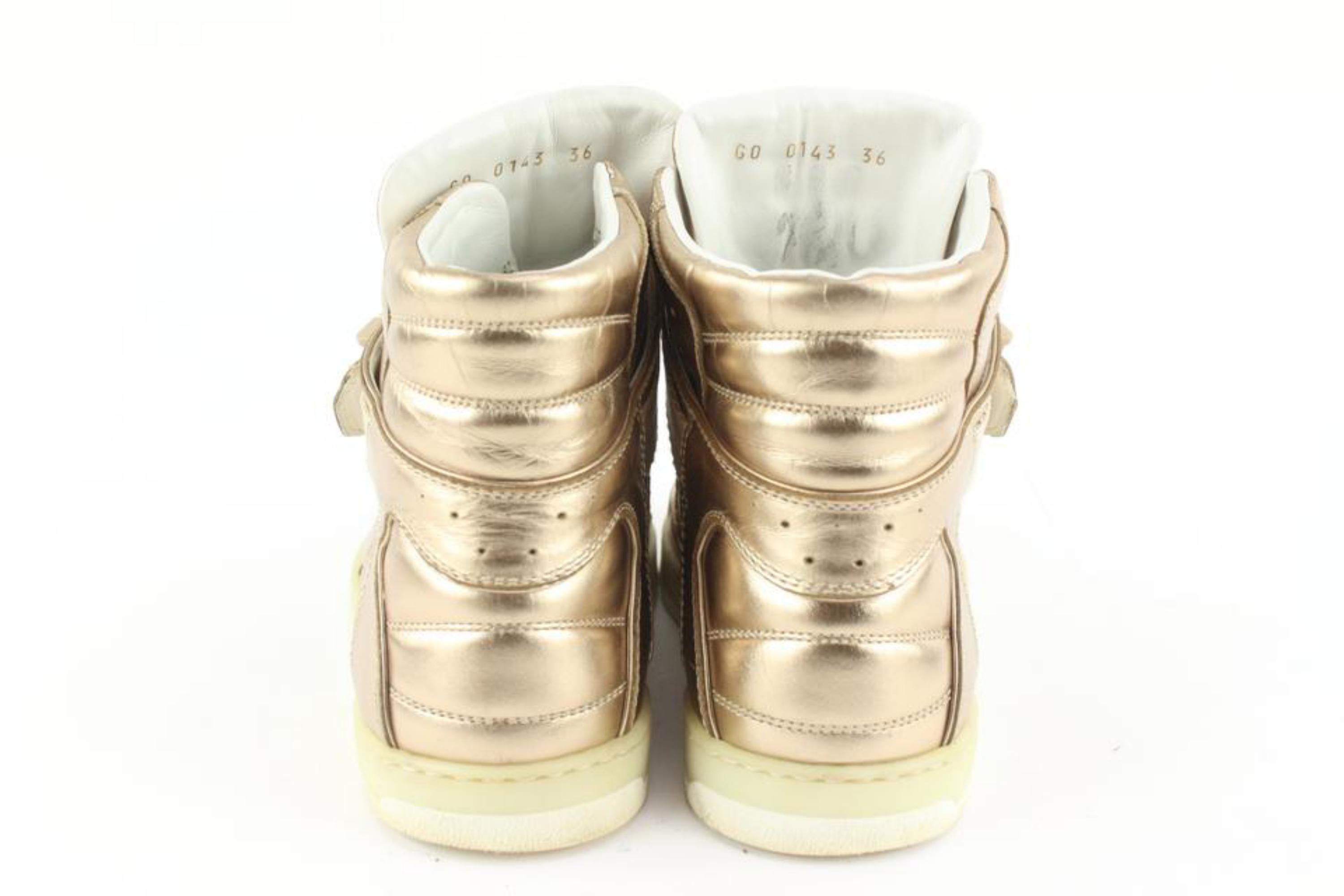 Louis Vuitton Size 36 Gold Metallic High Top Sneaker 1223lv15 In Excellent Condition For Sale In Dix hills, NY