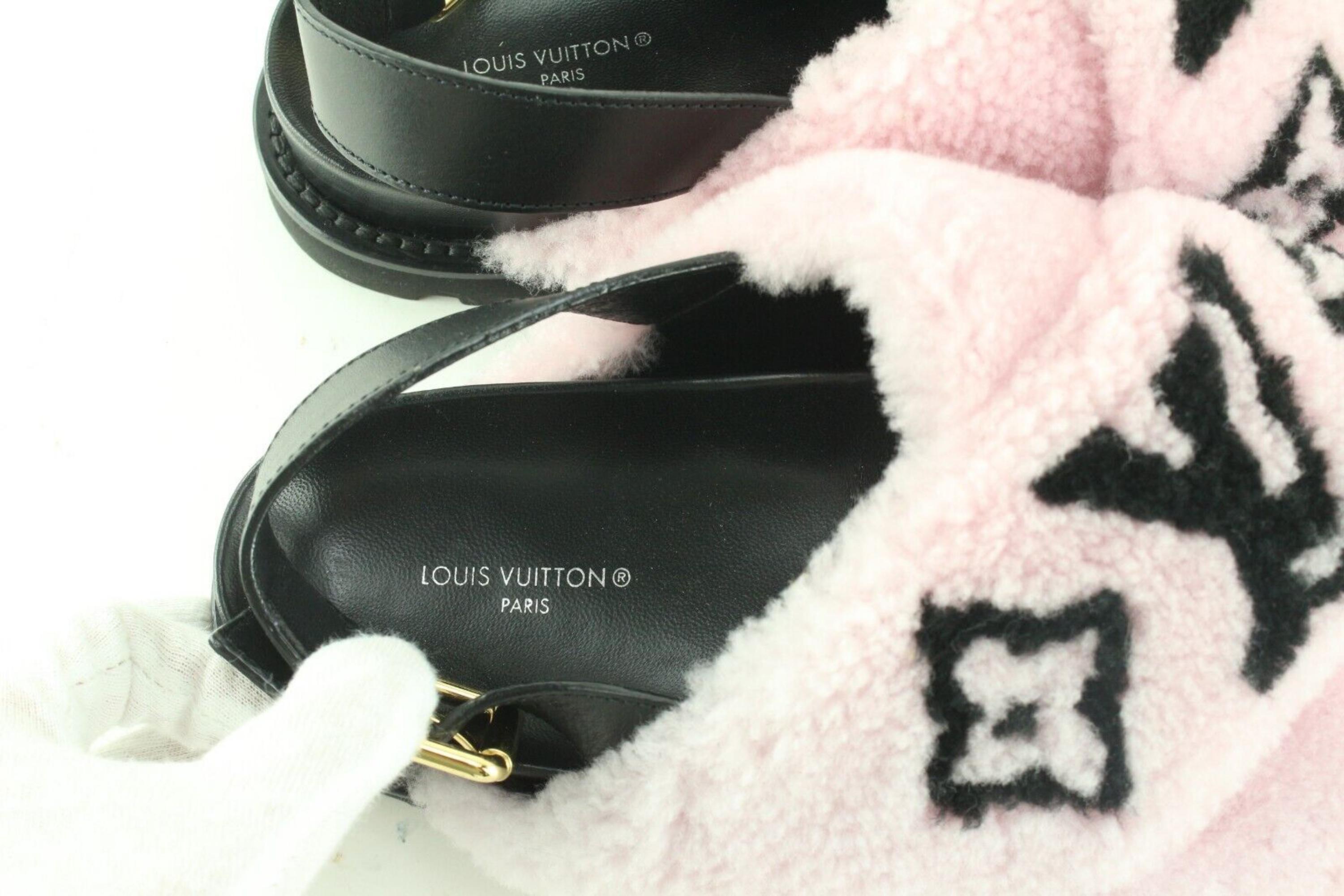 Louis Vuitton Größe 39 Monogramm Rosa Shearling Paseo Sandalen 3LV419C im Angebot 1