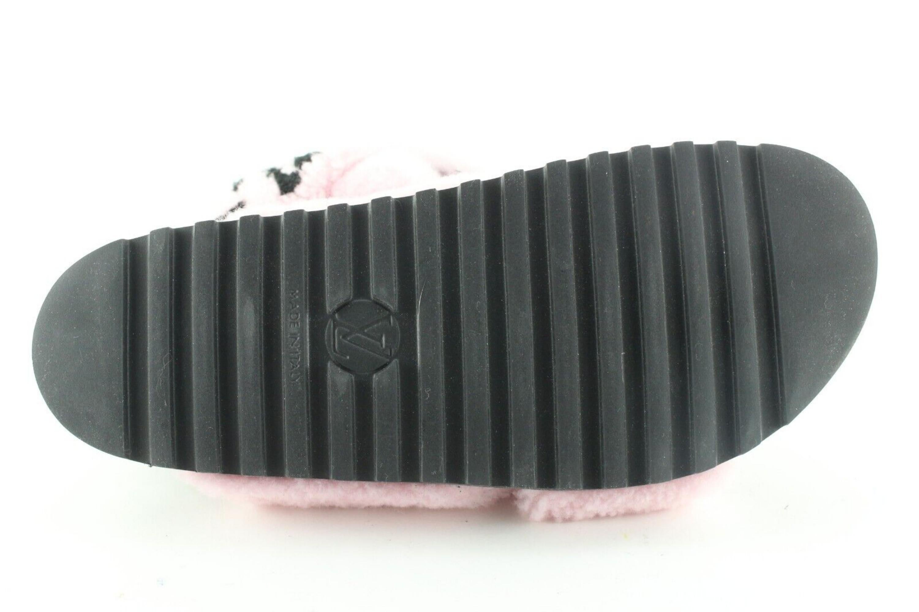 Women's Louis Vuitton Size 39 Monogram Pink Shearling Paseo Sandals 3LV419C For Sale
