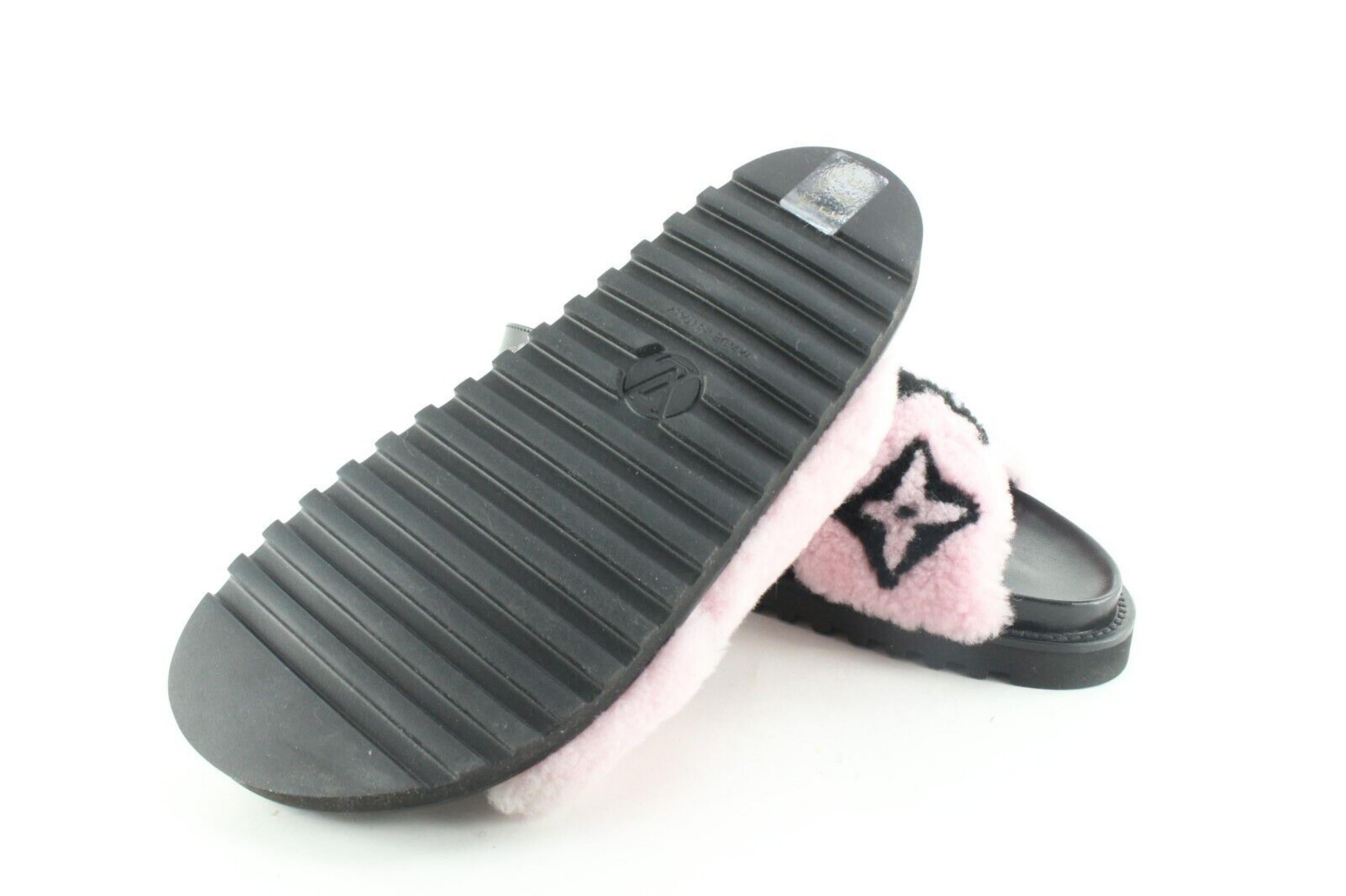 Louis Vuitton Größe 39 Monogramm Rosa Shearling Paseo Sandalen 3LV419C im Angebot 4