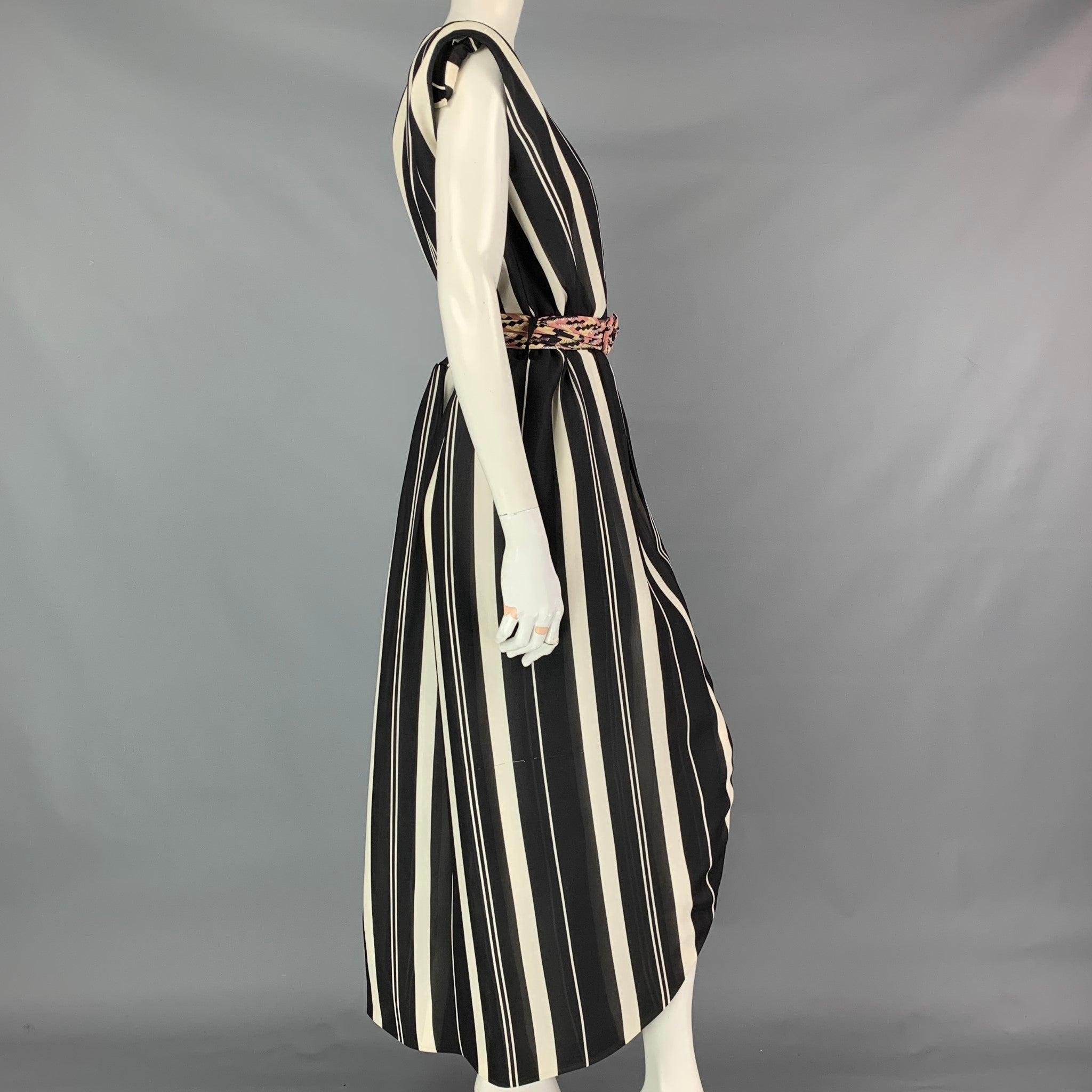 LOUIS VUITTON Größe 4 Schwarz-Weiß gestreiftes ärmelloses Wickelkleid aus Seide mit Streifen im Zustand „Gut“ im Angebot in San Francisco, CA
