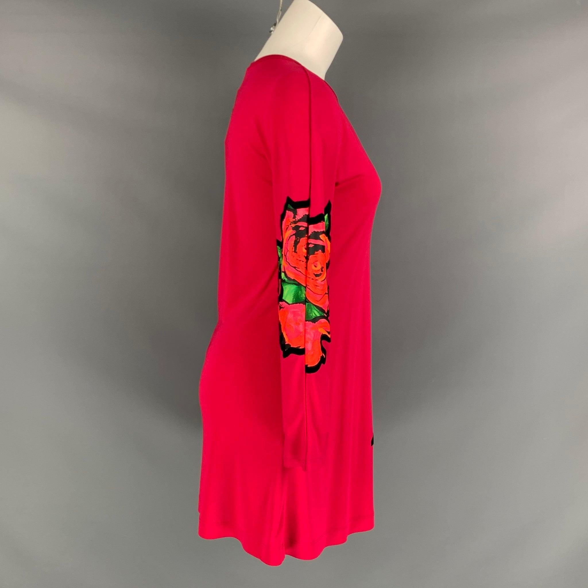 LOUIS VUITTON by MARC JACOBS & STEPHEN SPROUCE long sleeve dress comes in a red multi-color viscose knit material featuring a floral graphic print details. Made in Italy.Very Good Pre-Owned Condition. Minor signs of wear. 

Marked:  36