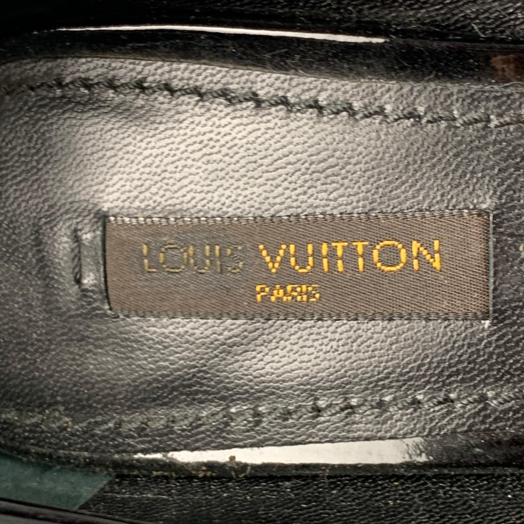 LOUIS VUITTON Size 7 Black Patent Leather Pumps For Sale 3