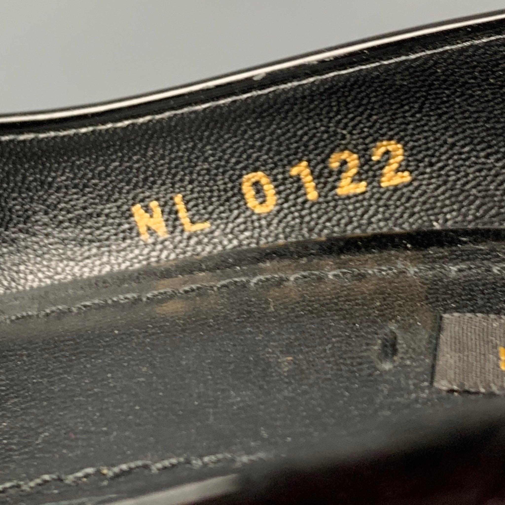 LOUIS VUITTON Size 7 Black Patent Leather Pumps For Sale 4
