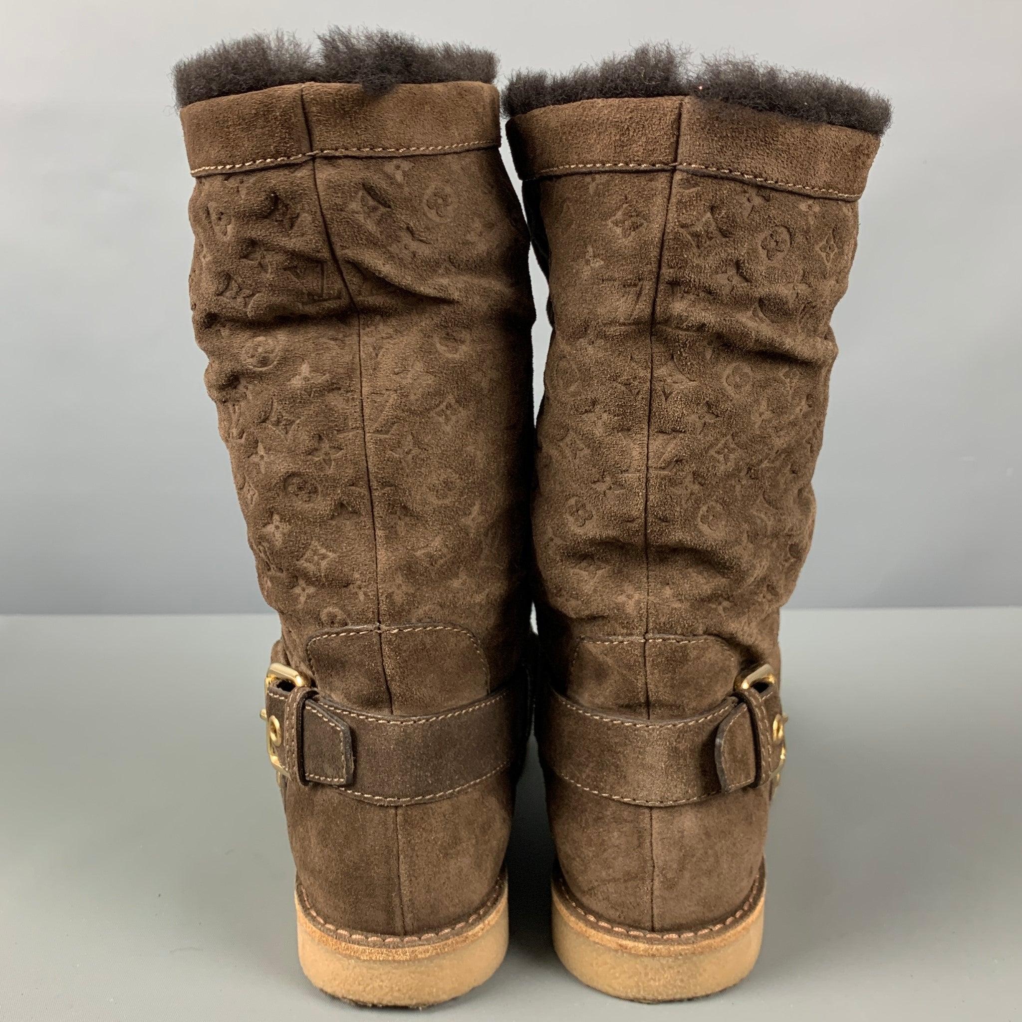 LOUIS VUITTON Size 7 Brown Suede Logo Pull On Boots In Good Condition For Sale In San Francisco, CA
