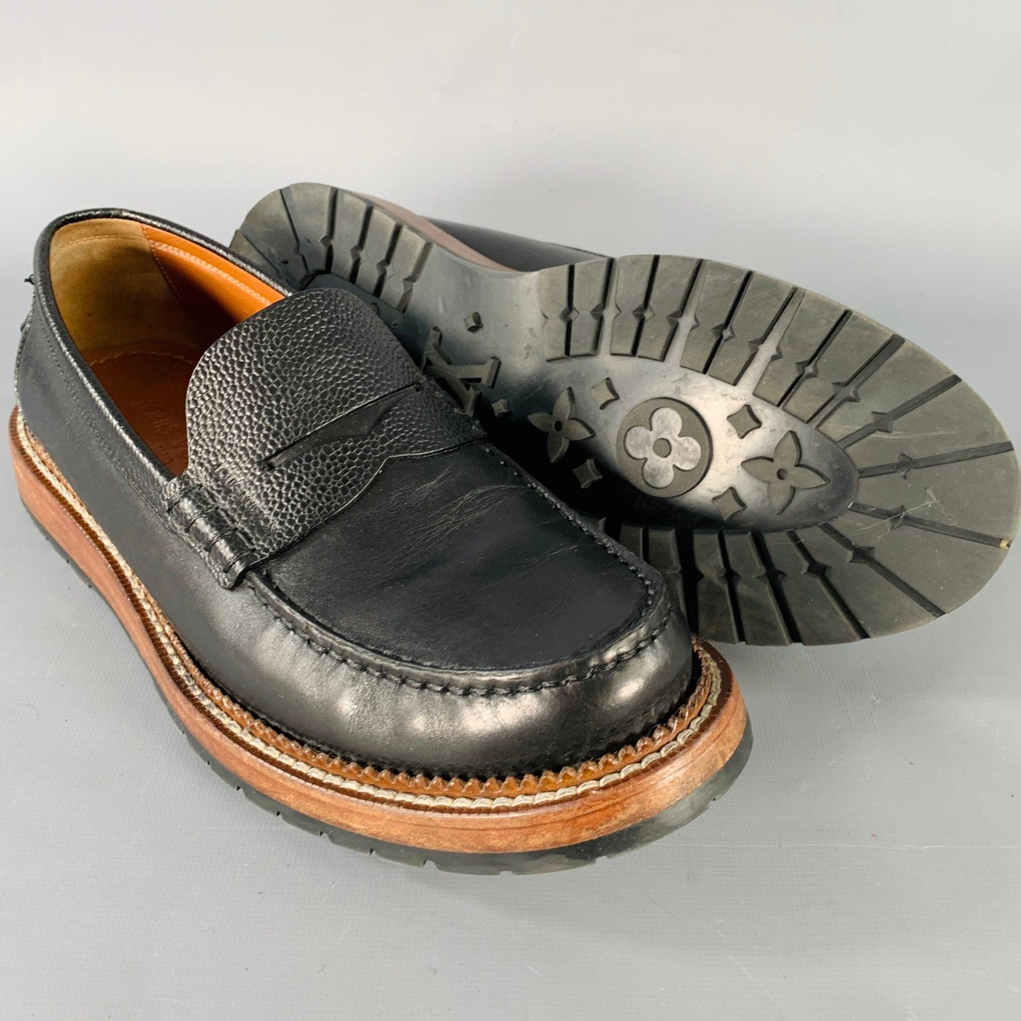 LOUIS VUITTON Taille 7.5 Mocassins en cuir noir Pour hommes en vente