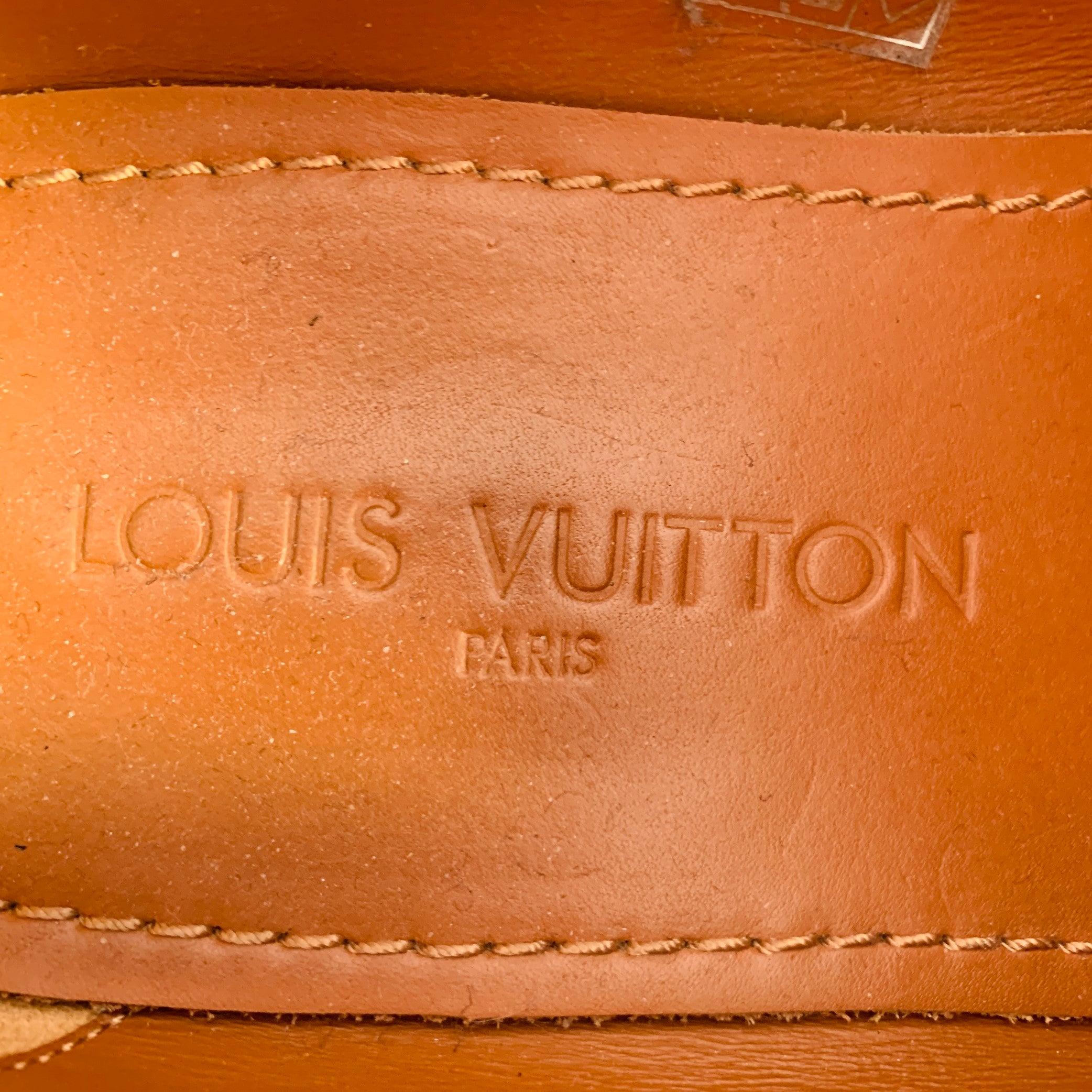 LOUIS VUITTON Taille 7.5 Mocassins en cuir noir en vente 2