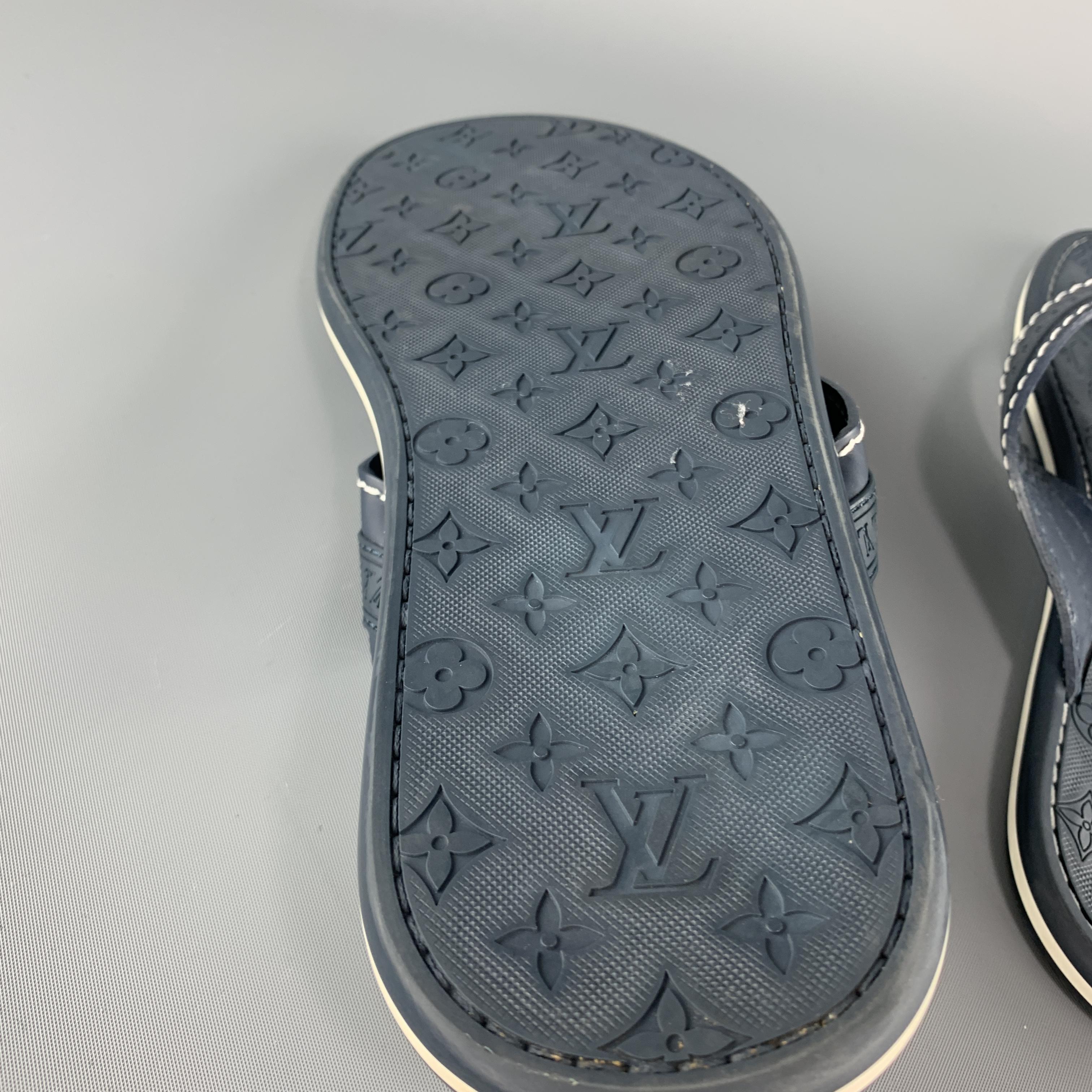 LOUIS VUITTON Size 8 Navy Monogram Rubber Thong Sandals In Excellent Condition In San Francisco, CA