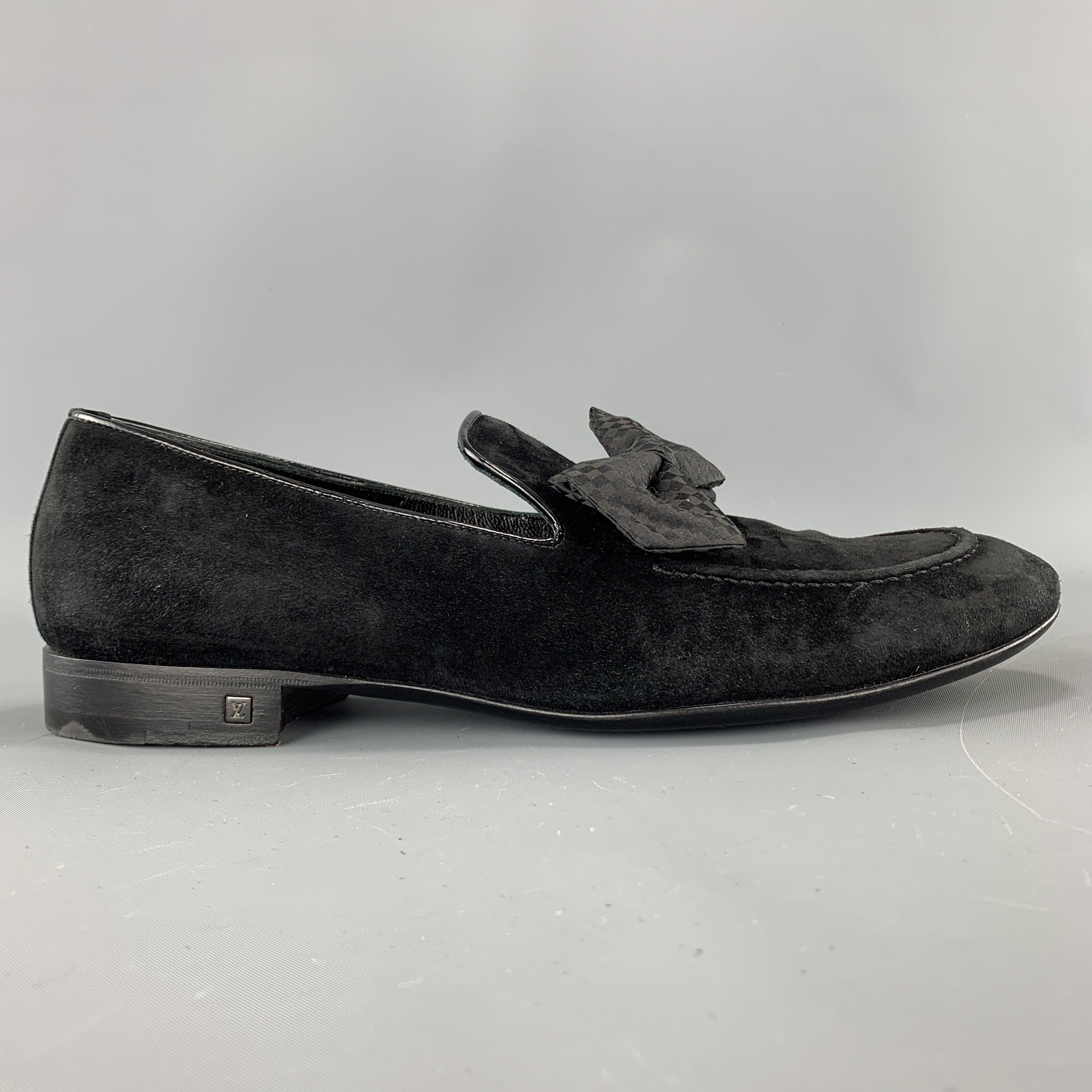 LOUIS VUITTON Size 9 Black Suede Slip On Bow Loafers In Good Condition For Sale In San Francisco, CA