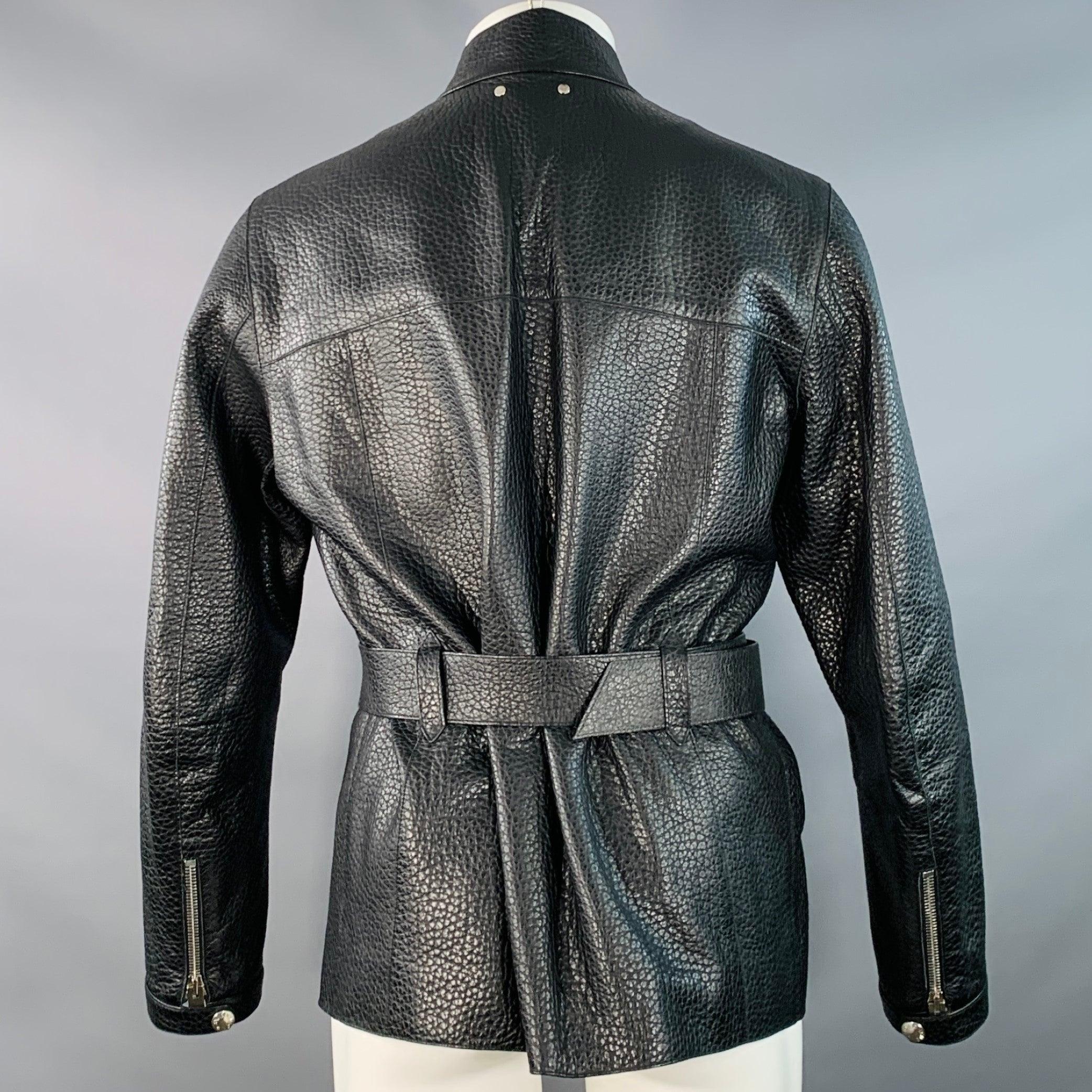 LOUIS VUITTON Taille S Veste ceinturée en cuir de taurillon grainé noir avec fermeture à glissière Bon état - En vente à San Francisco, CA