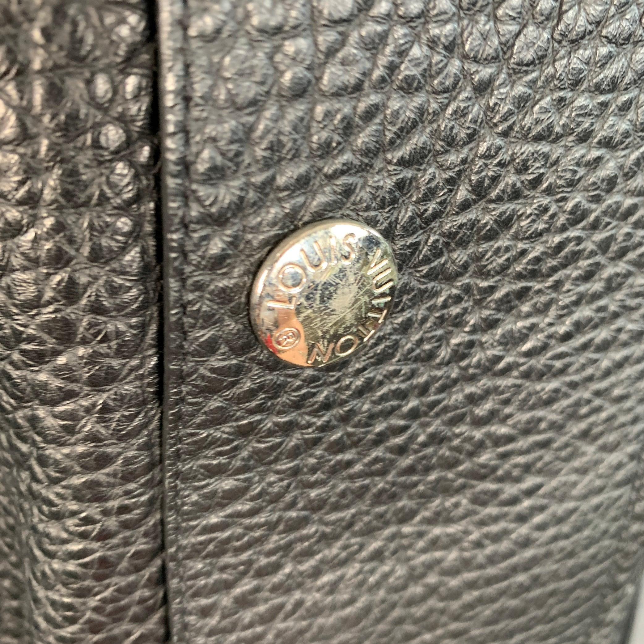 LOUIS VUITTON Taille S Veste ceinturée en cuir de taurillon grainé noir avec fermeture à glissière Pour hommes en vente