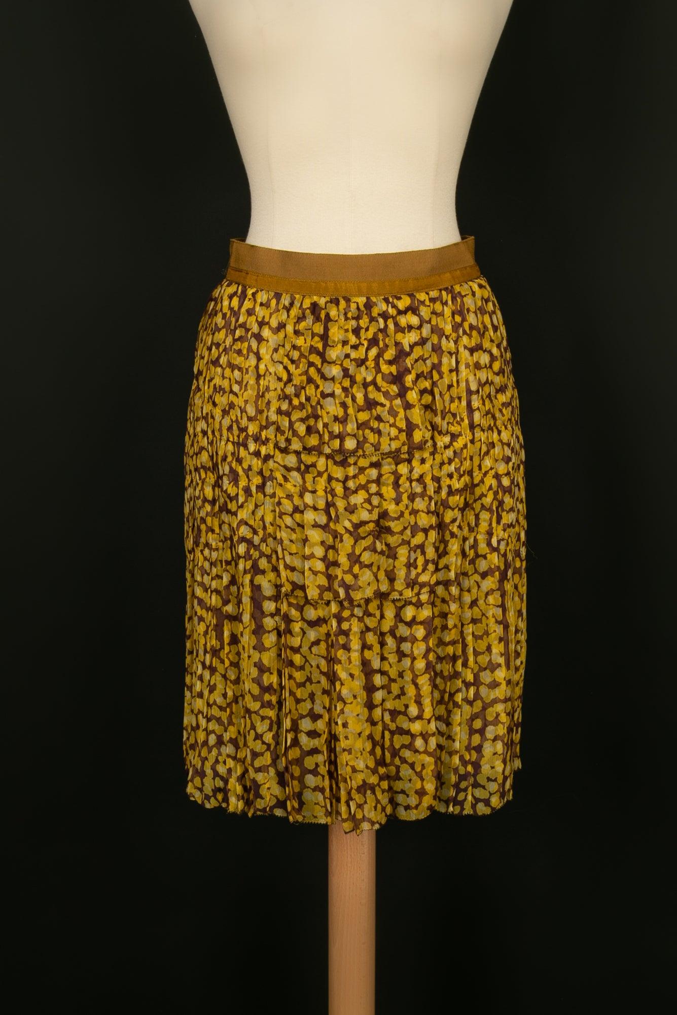 Louis Vuitton Skirt Set Composed of Top and Pleated Skirt For Sale 6