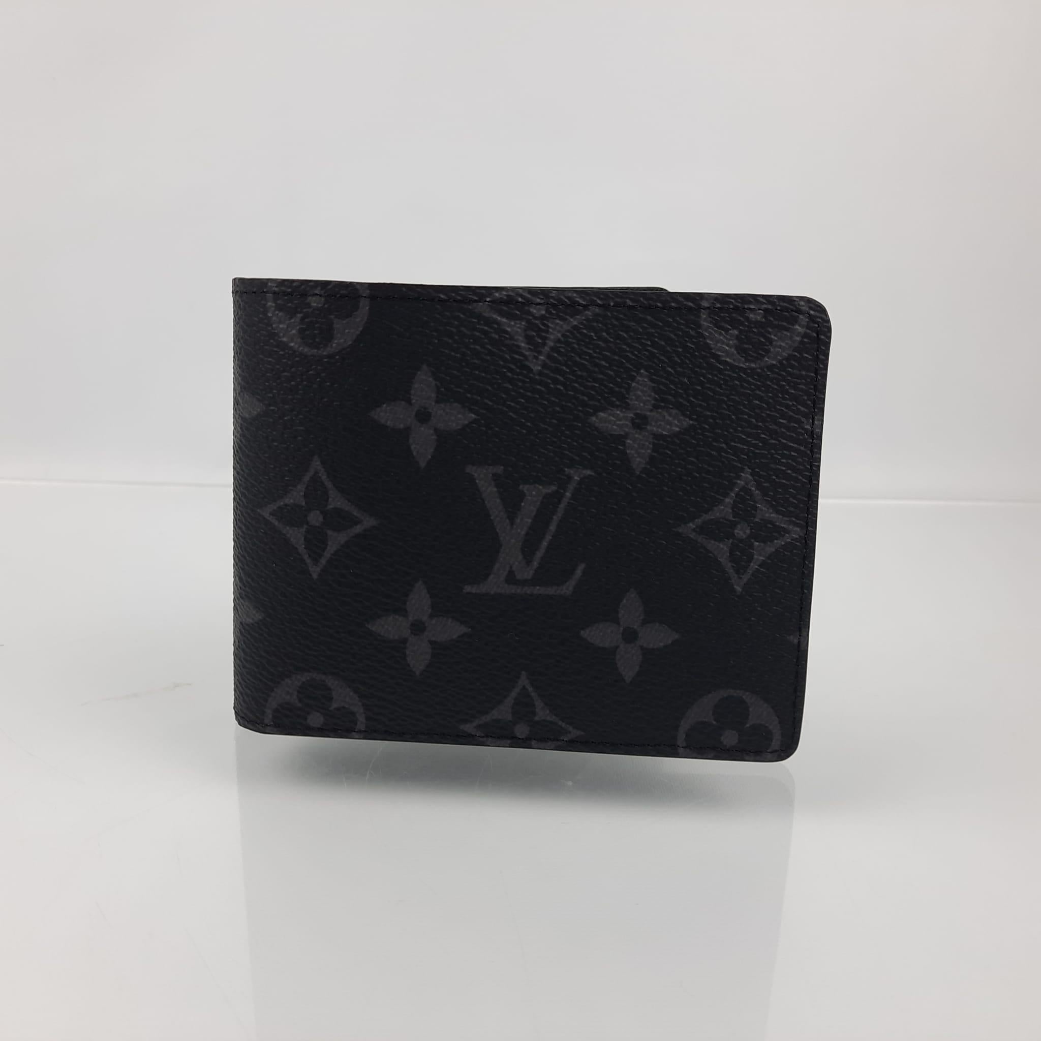 Slender by name, slender by nature. This wallet in masculine Monogram Eclipse canvas is suitably compact and slim, will carry all the essentials and still fit into a front or back pocket with ease.
Coated Canvas
8 credit cards slots
1 bill