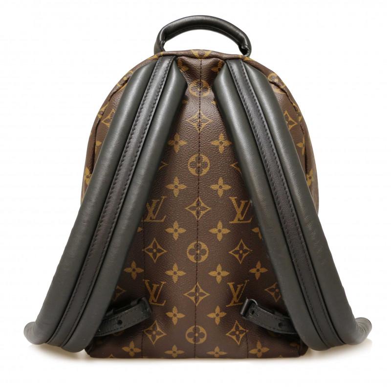 Palm Springs Backpack, delivered in its original LOUIS VUITTON dustbag !

Condition: very good
Made in France
Collection : Palm Springs small backpack
Gender: unisex
Material: coated canvas and leather
Interior: textile
Color: brown Monogram