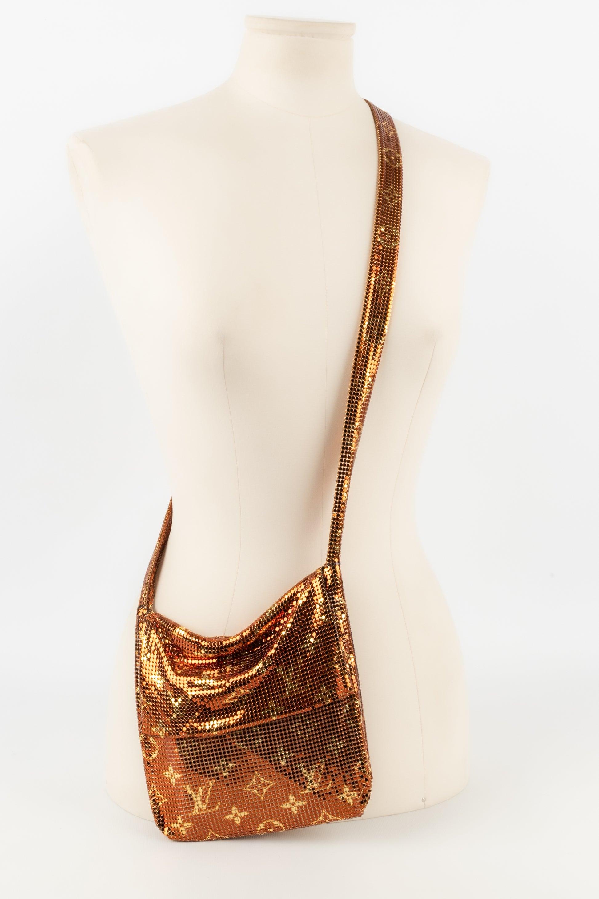 Kleine Tasche von Louis Vuitton aus Kupfer und Gold mit Monogramm und geripptem Strick, 2002 im Zustand „Hervorragend“ im Angebot in SAINT-OUEN-SUR-SEINE, FR