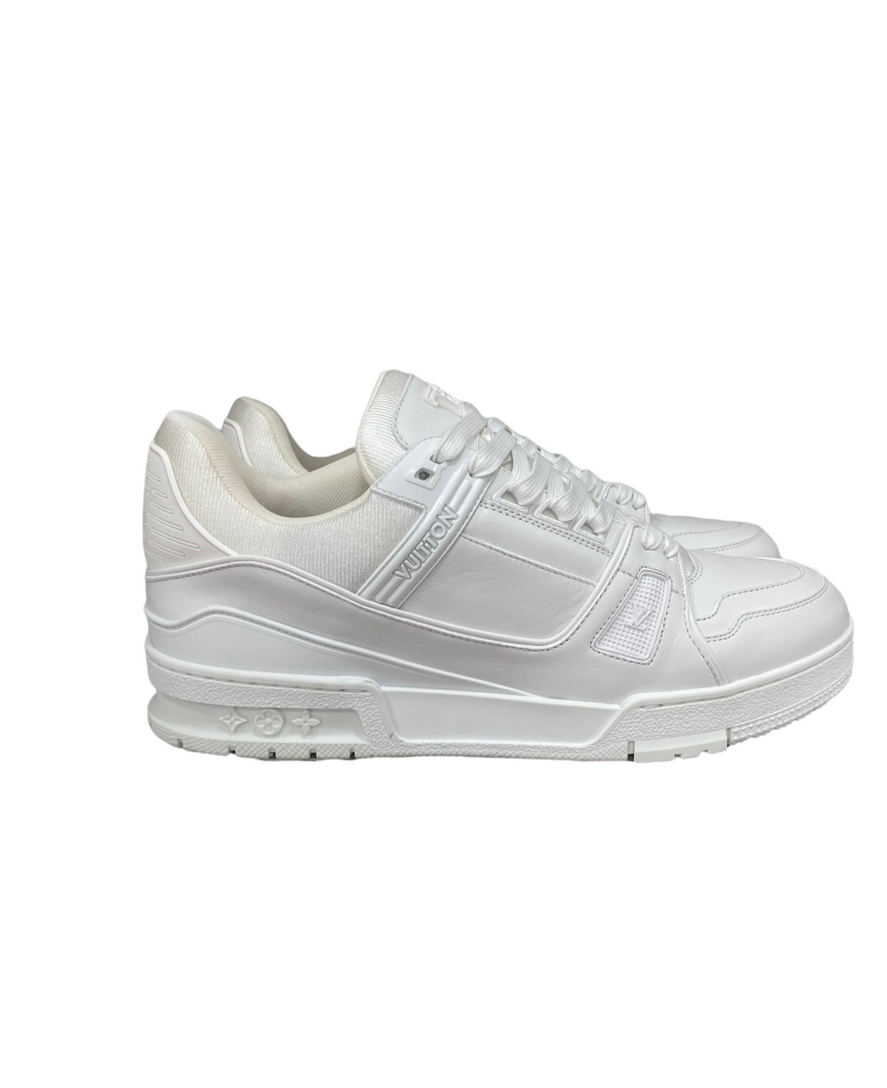 Louis Vuitton sneakers model Trainer made of white leather number 42.5 EU.
Worn only for testing, as seen from the sole. Complete with box. Like new.