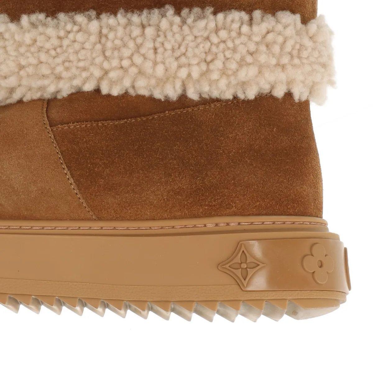 Louis Vuitton Snowdrop Wildlederstiefelette Braun im Angebot 9
