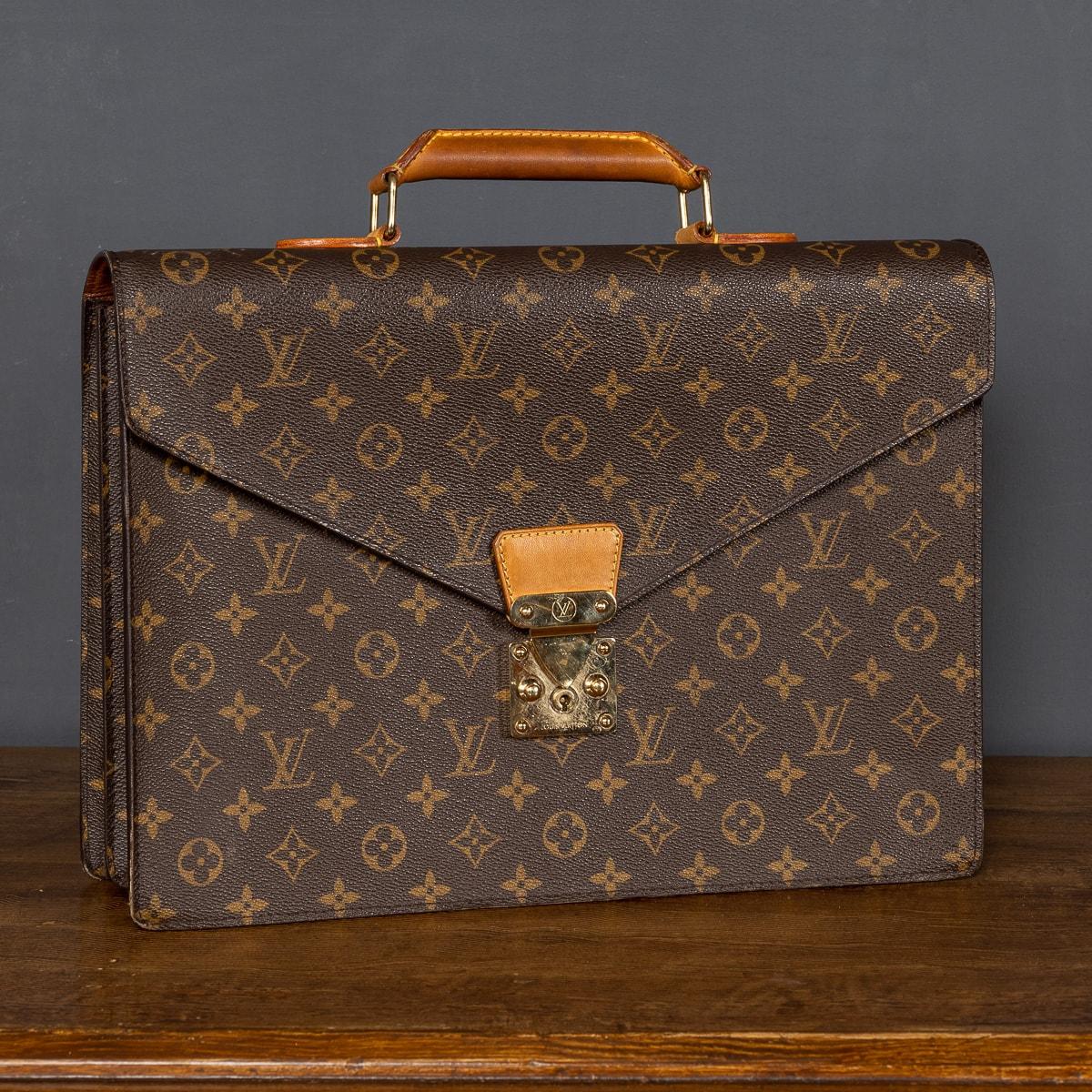 A beautiful Louis Vuitton soft sided briefcase, the exterior finished in the iconic monogram canvas with brass fittings. This beautiful example of a briefcase comes with a soft leather handle, brassware working as new and the briefcase is in