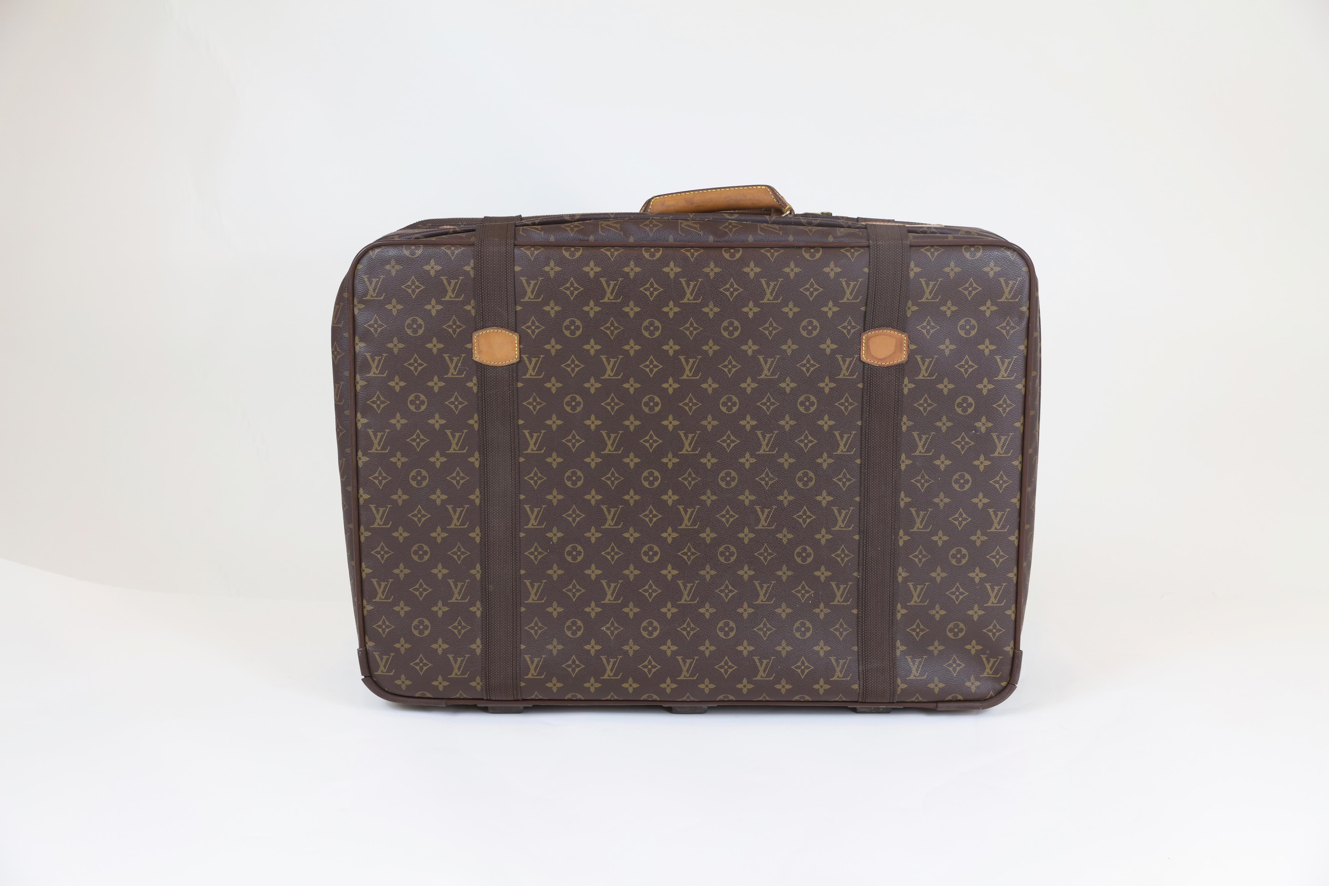 Louis Vuitton Soft Case Luggage with Straps In Good Condition In Bridgehampton, NY