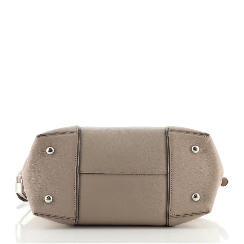 Louis Vuitton Soft Lockit Handbag Leather MM In Good Condition In NY, NY