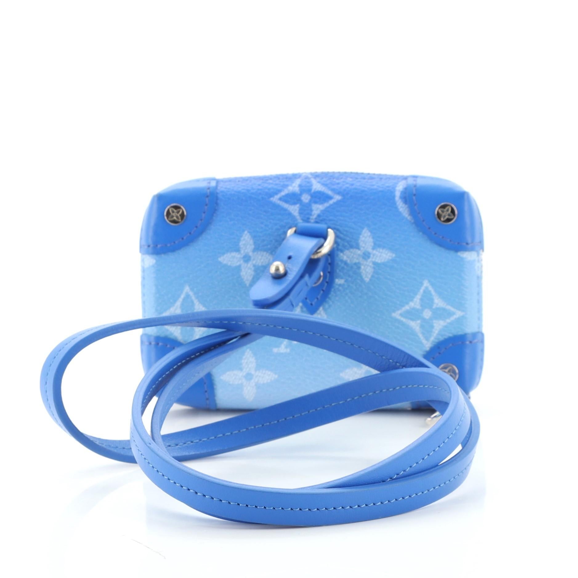 Soft Trunk Halskette/Brieftasche von Louis Vuitton Limited Edition mit Monogramm, Wolken im Zustand „Gut“ in NY, NY