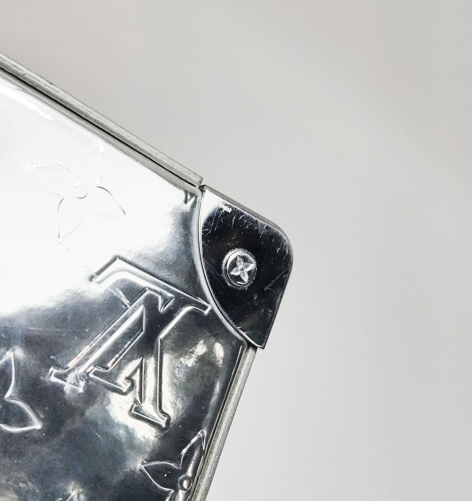 Louis Vuitton Soft Trunk Silver Patent Leather Monogram Crossbody Bag en vente 10