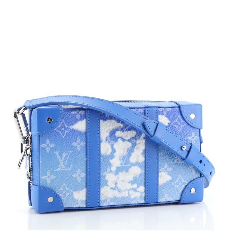 Louis Vuitton Soft Trunk Clouds Blue Leather ref.252821 - Joli Closet