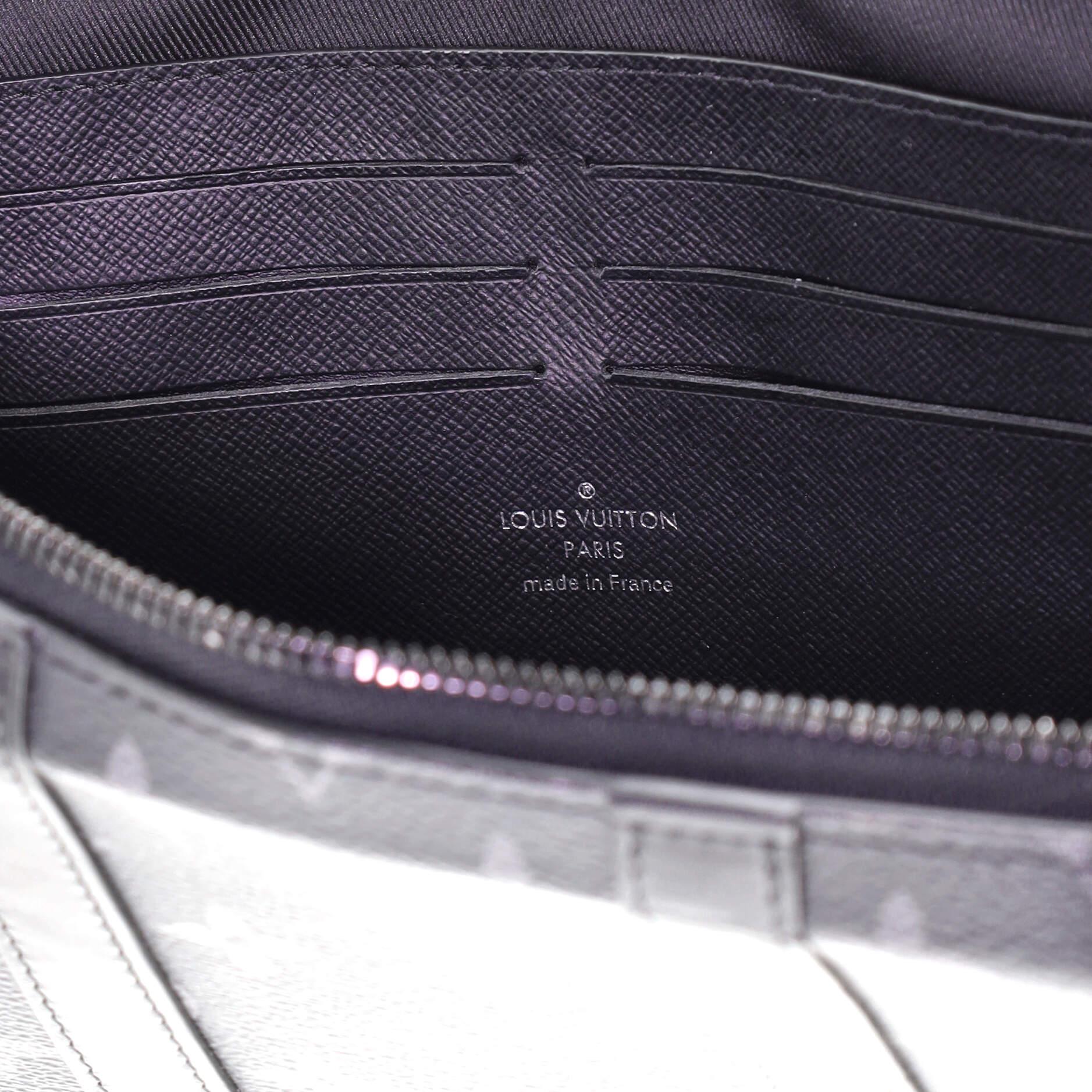 Louis Vuitton Soft Trunk Wallet Monogram Eclipse Canvas In Good Condition In NY, NY