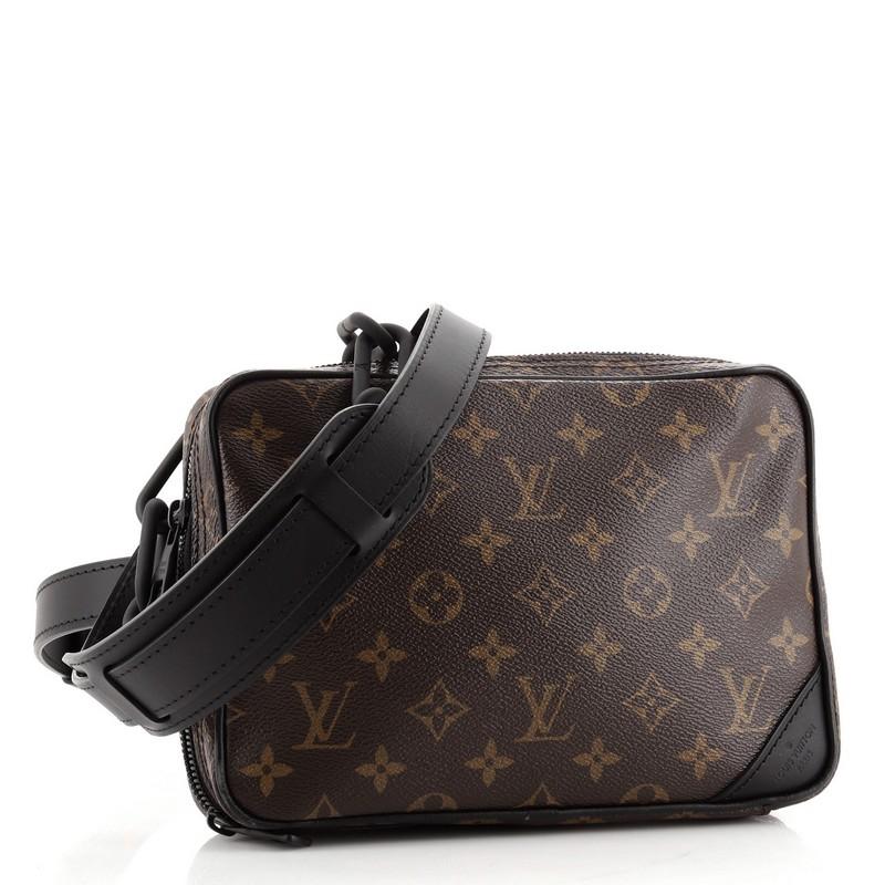 Condition: Very good. Odor in interior. Moderate wear on base and opening corner piping, creasing on exterior, minor wear and scuffs on leather trims and strap. Small indentations on strap trim, scratches on hardware.
Accessories: Extra Strap, With