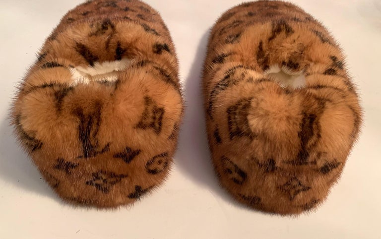Louis Vuitton SOLD OUT Mink Fur Natural Dreamy Monogram Loafer Slippers sz  40