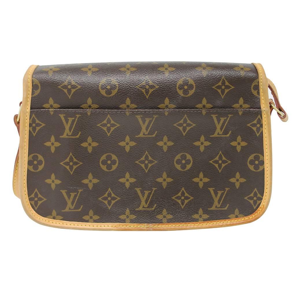 Brand: Louis Vuitton
Style: Messenger Crossbody Bag
Handles: Cowhide Leather Adjustable shoulder Strap
Drop: 19