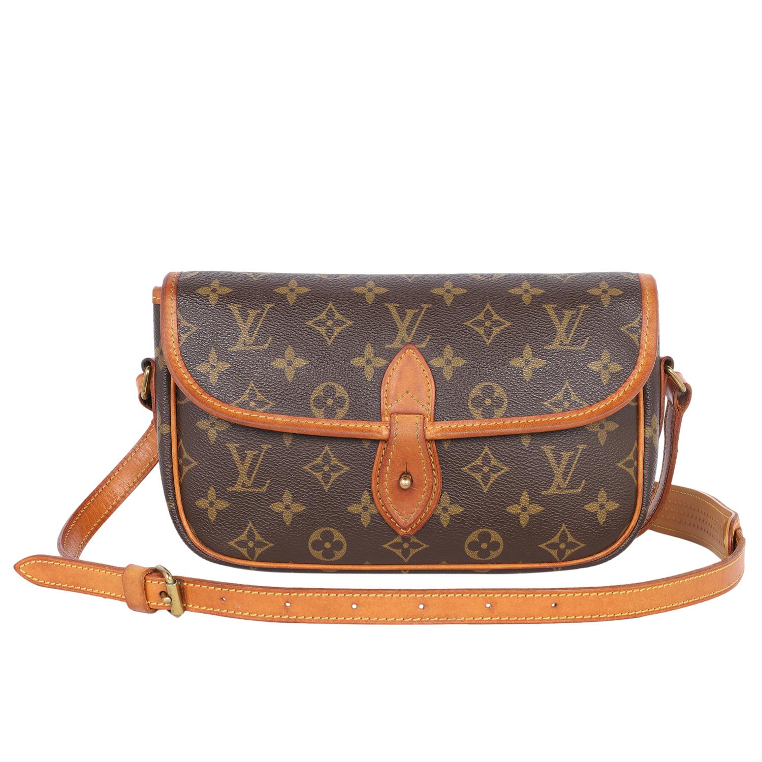 Louis Vuitton Sologne Monogram Canvas Crossbody Bag In Good Condition For Sale In Salt Lake Cty, UT